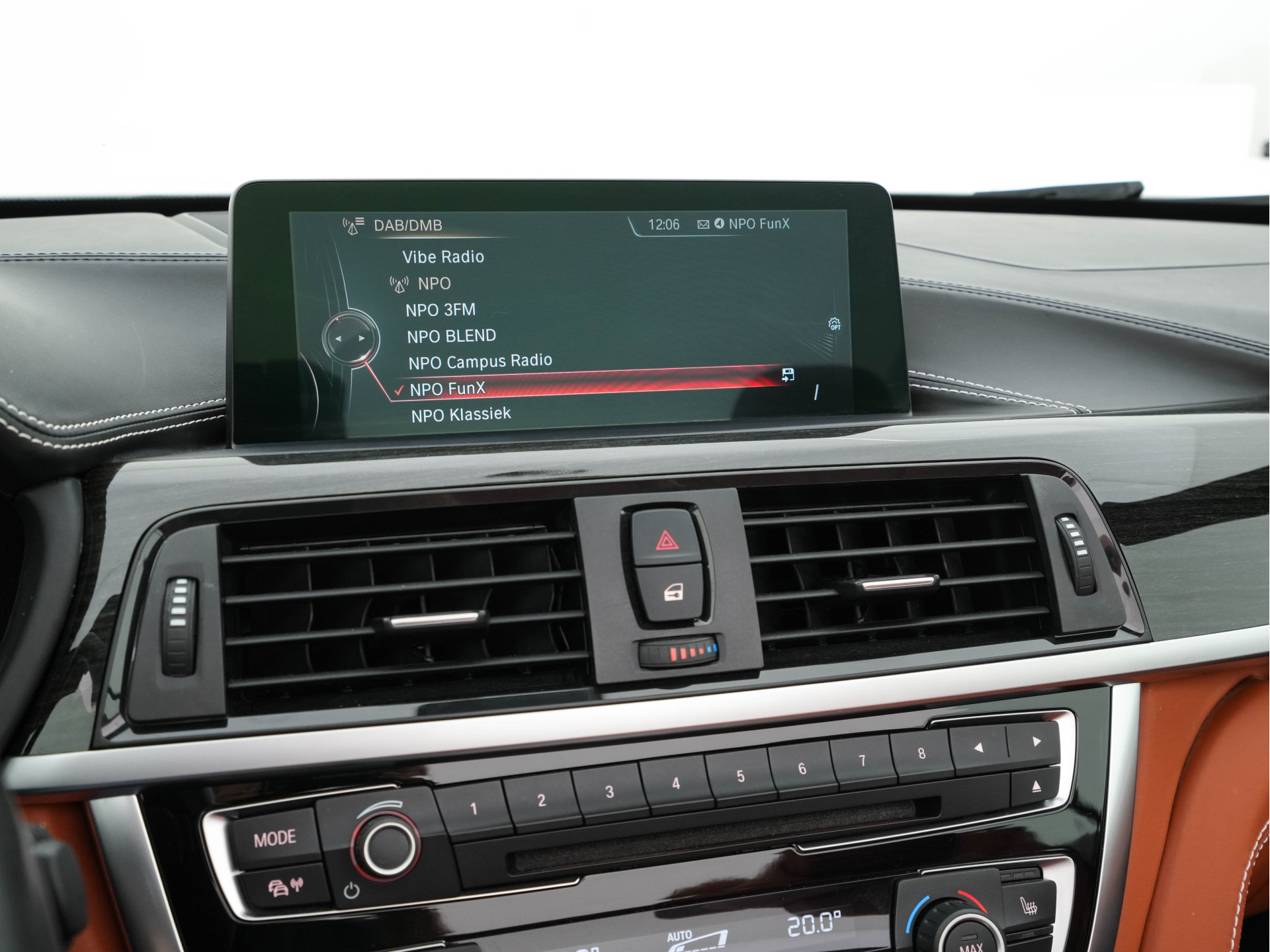 BMW 4-serie Cabrio 435d xDrive M-SportPack Centennial High-Executive Aut. *LEATHER | FULL-LED | ADAPTIVE-CRUISE | MEMORY-PACK | AIRSCARF | BLINDSPOT | HIFI-SOUND | KEYLESS | DAB+ | HEATED-SPORTSEATS | CAMERA | HEAD-UP | NAVI-FULLMAP | 19''ALU*