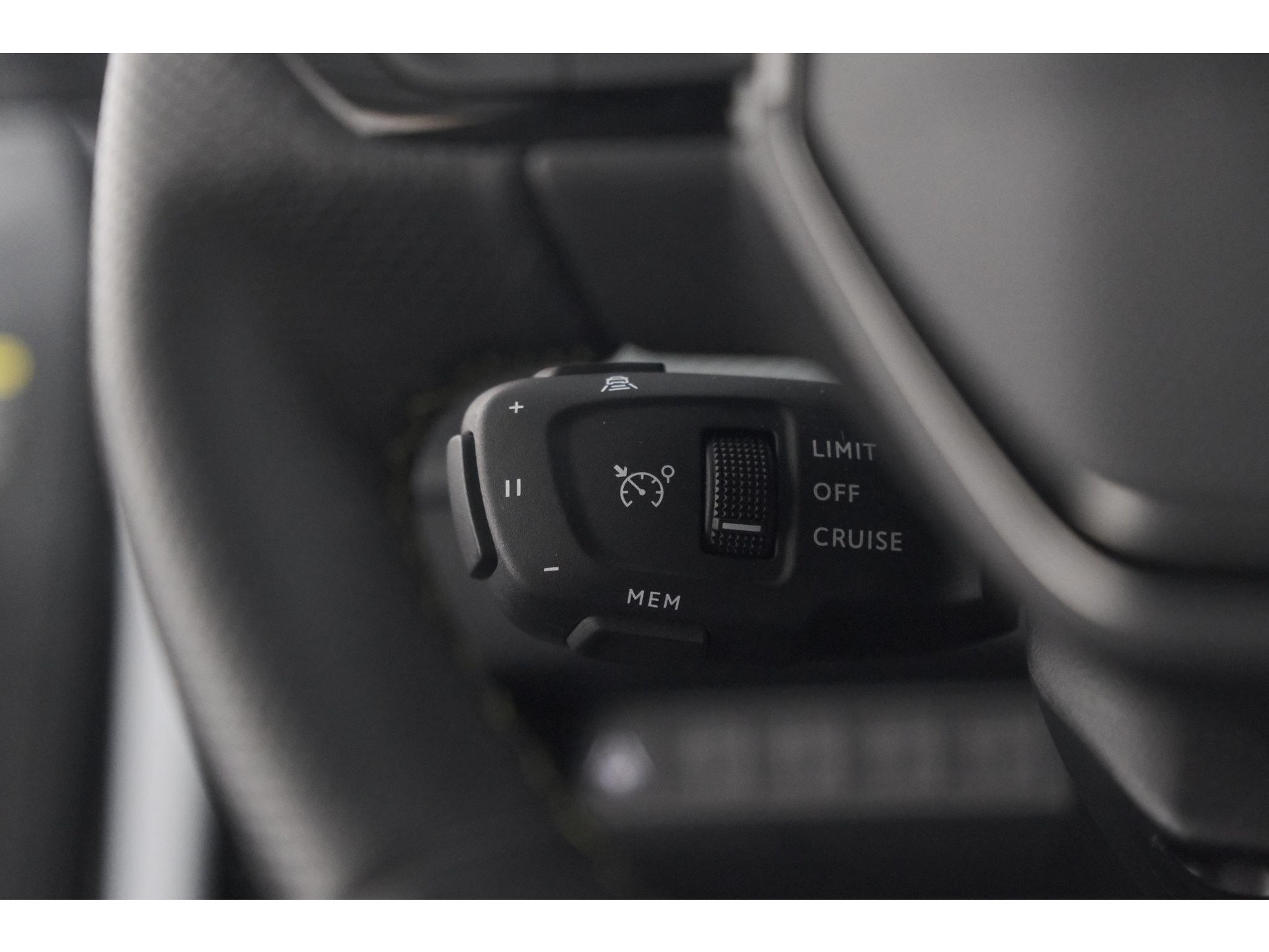 Peugeot 2008 PureTech 130 EAT8 GT | 360 Camera | Stoelmassage | Adaptieve Cruise Control | Dodehoekdetectie