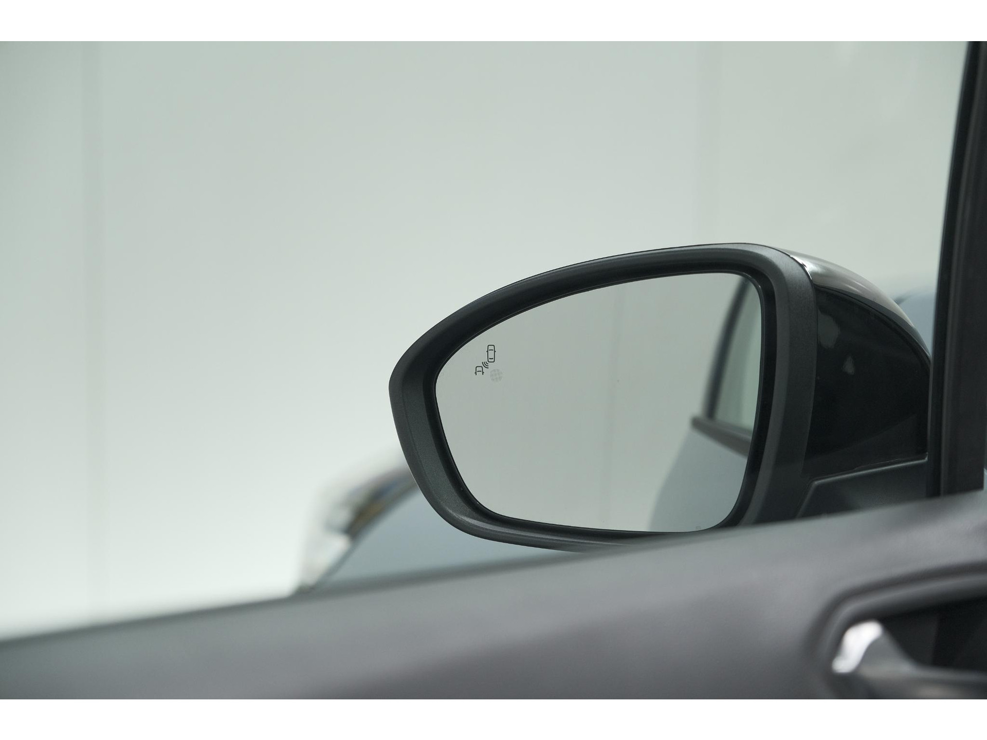 Renault Clio 1.6 E-Tech Full Hybrid 145 techno | 360 Camera | Adaptieve Cruise Control | Dodehoekdetectie | 9.3 Inch Groot Scherm