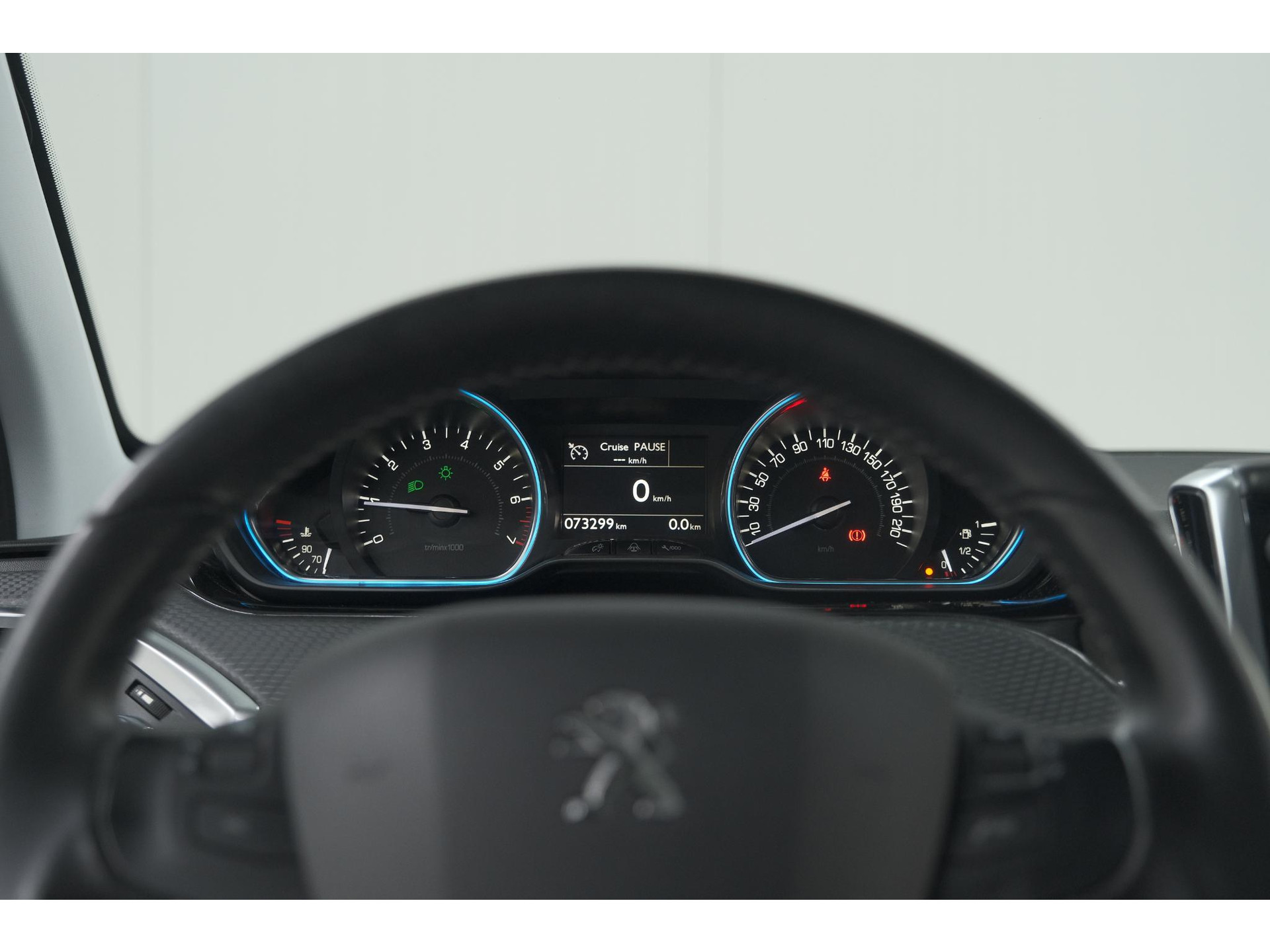 Peugeot 2008 PureTech 110 Allure | Panoramadak | Navigatie | Camera | Parkeersensoren