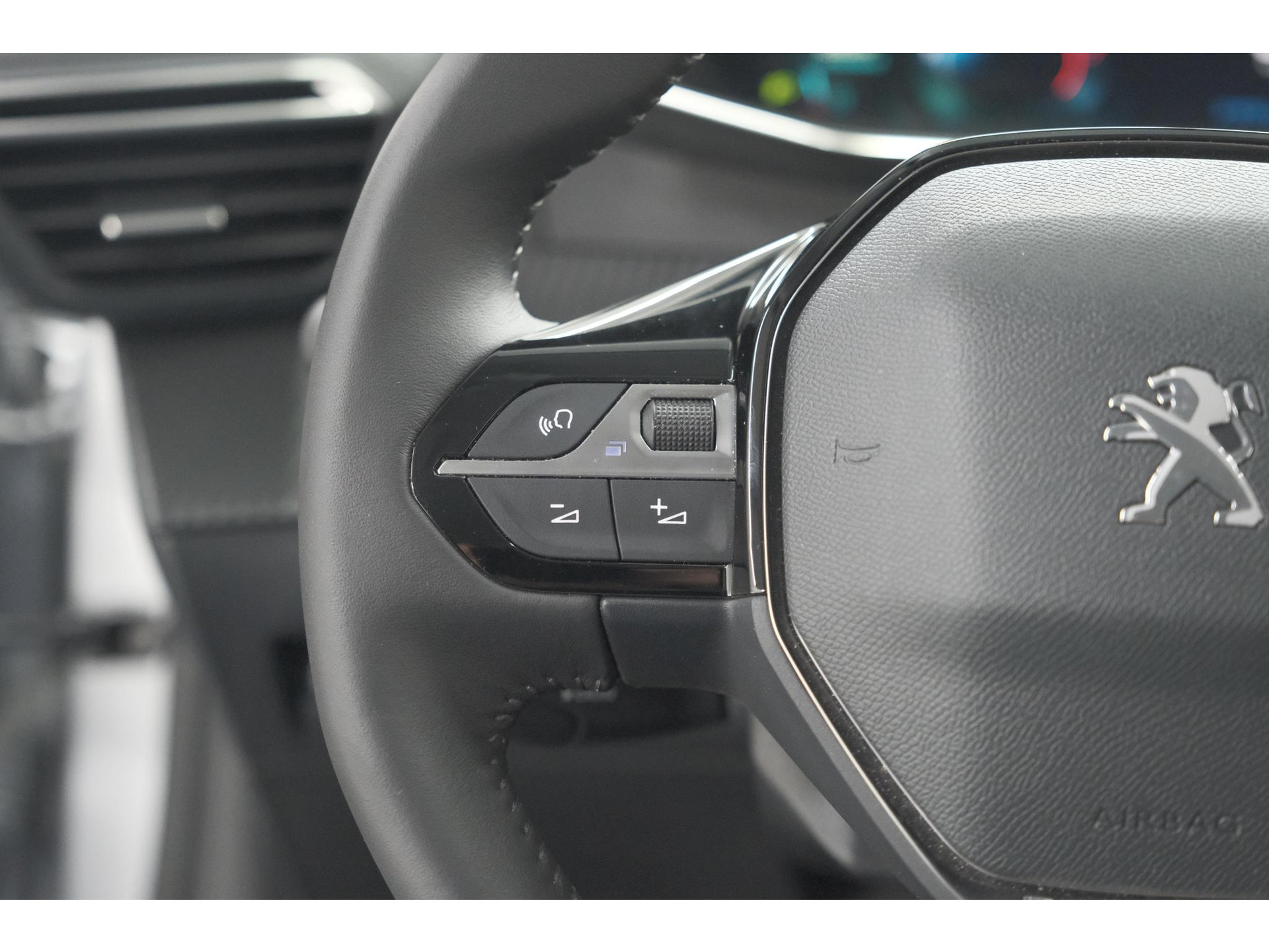 Peugeot 208 PureTech 100 Allure Pack | Camera | Apple Carplay | Parkeersensoren | Navigatie