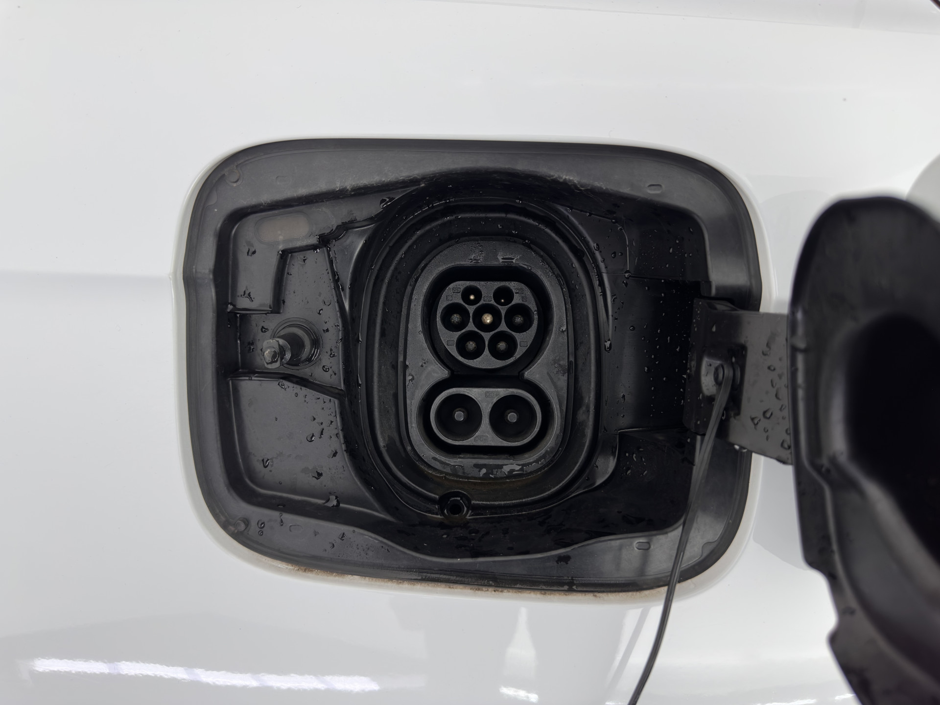 ŠKODA Enyaq iV 80 {SOH-90%} [ 3-Fase ] (INCL-BTW) *LEATHER-FABRIC | FULL-LED | DIGI-COCKPIT | CAMERA | KEYLESS | NAVI-FULLMAP | AMBIENT-LIGHT | ECC | HEATED-COMFORTSEATS | DAB+ | PDC | CRUISE | CARPLAY | TOWBAR | 19"ALU*