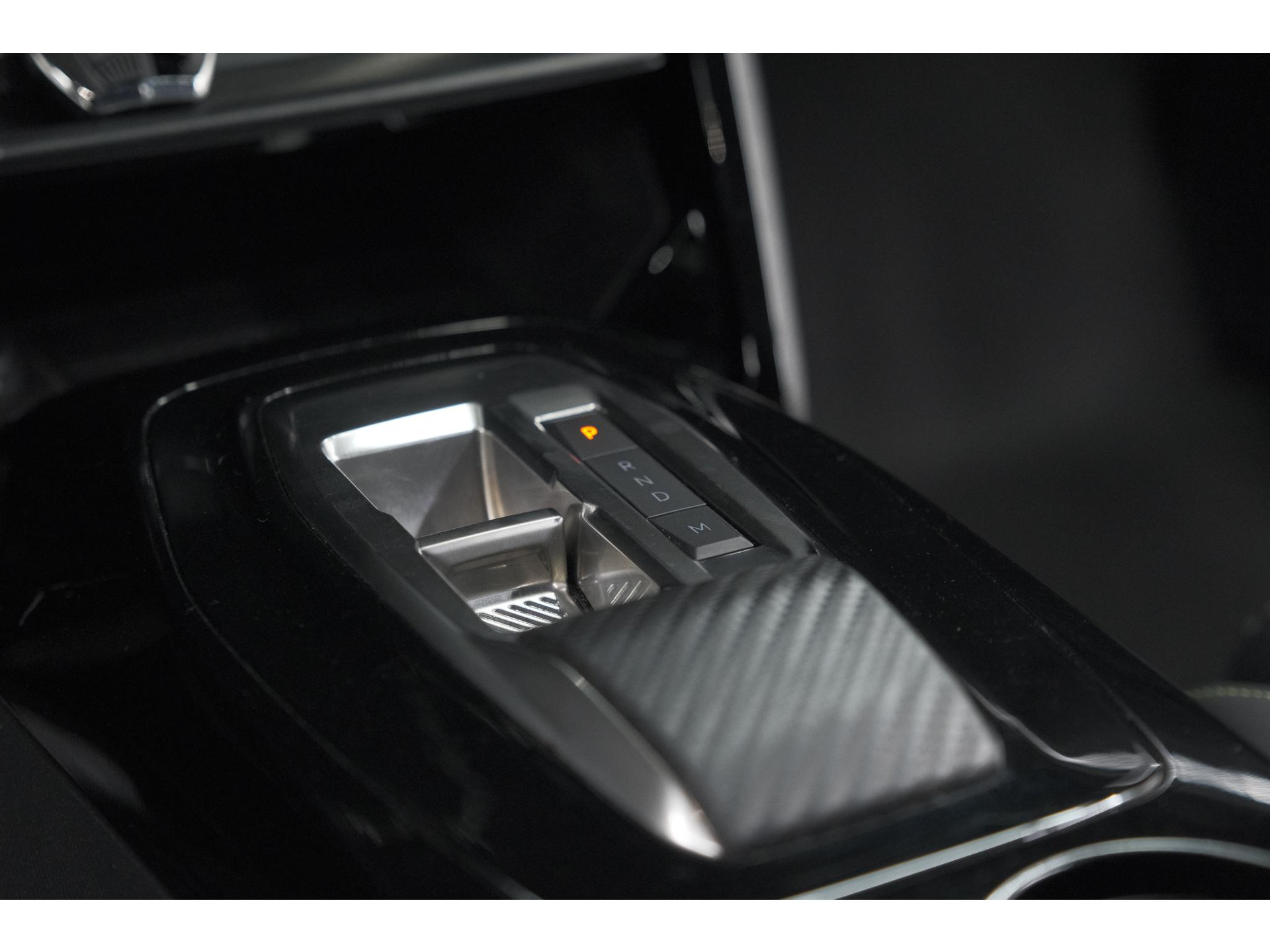 Peugeot 208 Hybrid 136 e-DCS6 GT Camera | Apple Carplay & Android Auto | Parkeersensoren