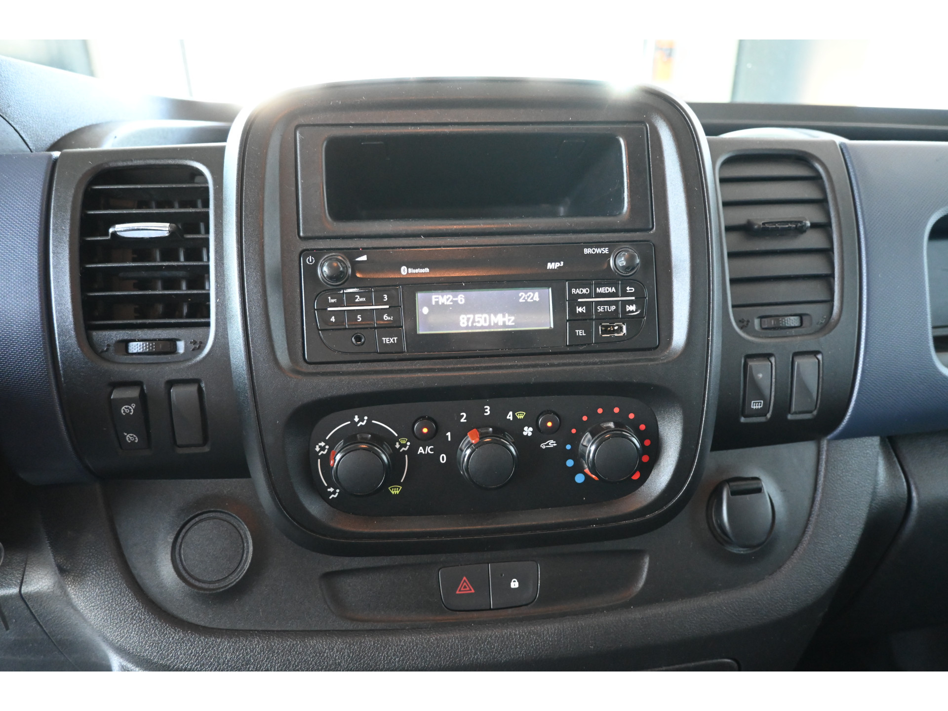 Opel Vivaro 1.6 CDTI L1H1 Edition 3 Zits Airco Cruise Control Schuifdeur Trekhaak Rijklaarprijs! Inruil Mogelijk!