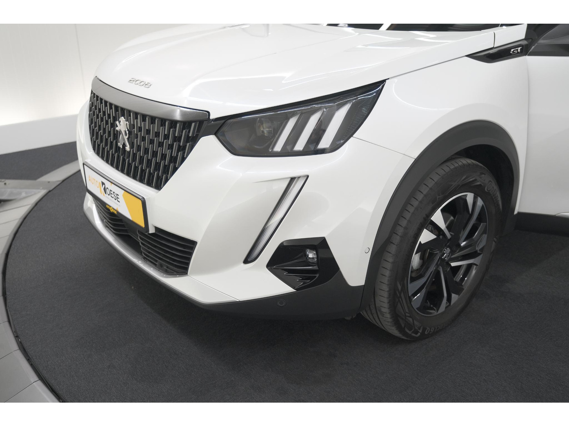 Peugeot 2008 PureTech 130 GT | Elektrisch Panoramadak | Camera | Dodehoekdetectie | Navigatie