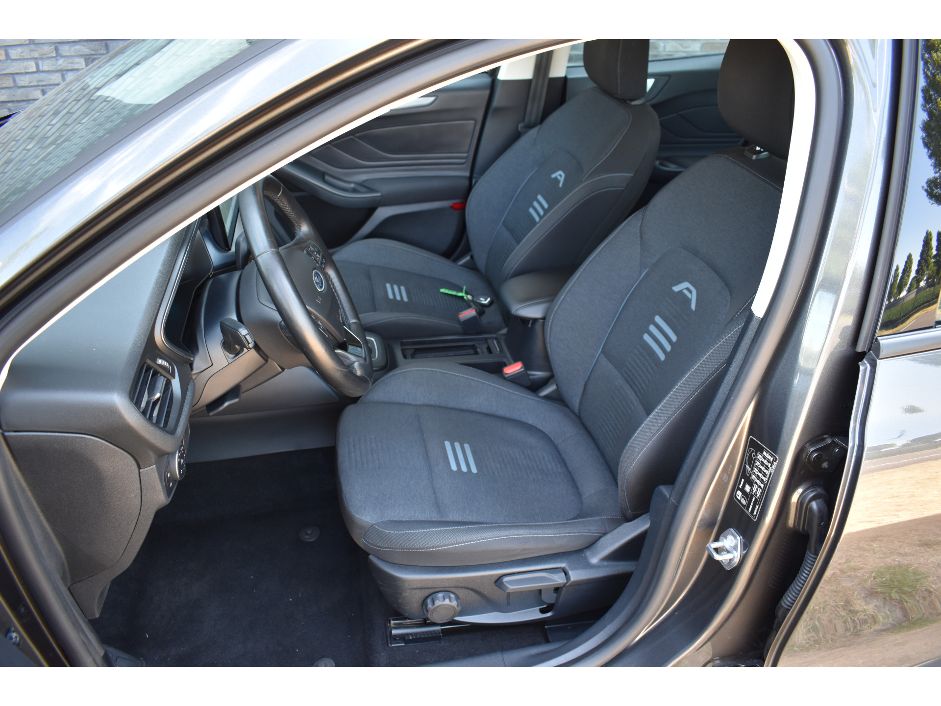 Ford Focus 1.0 92 kW AT Active  MHEV Automaat Navigatie Pdc Stoel/stuur verwarming
