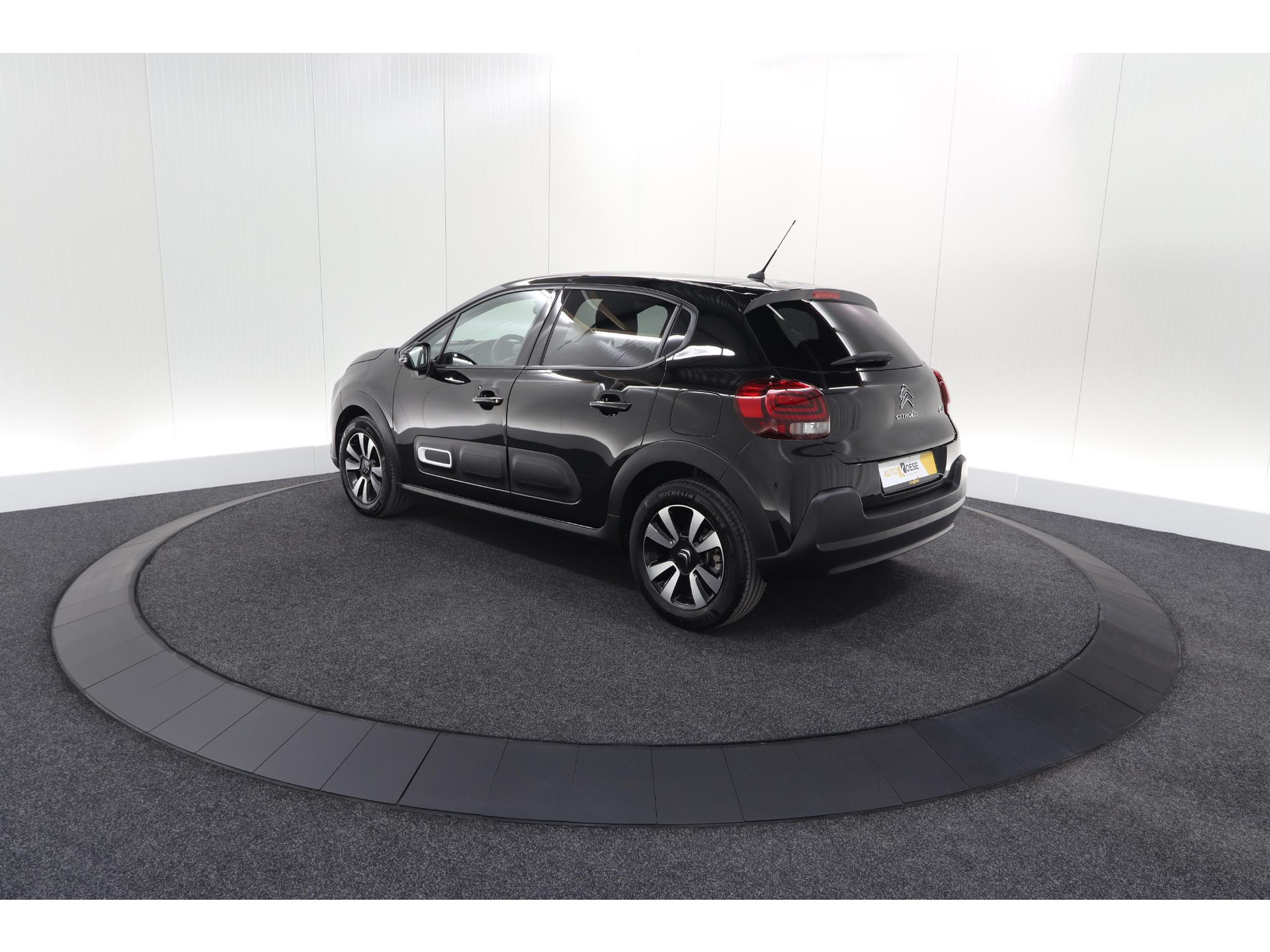 Citroen C3 PureTech 110 EAT6 Max | Apple Carplay | Parkeersensoren | Climate Control | 16 Inch Lichtmetalen Velgen