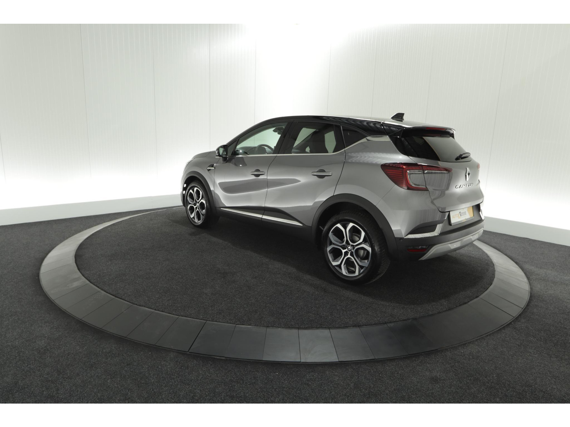 Renault Captur Mild Hybrid 140 EDC Techno | 360 Camera | 9.3 Inch Grootscherm | Stoelverwarming | Apple Carplay | 18 Inch Lichtmetalen Velgen