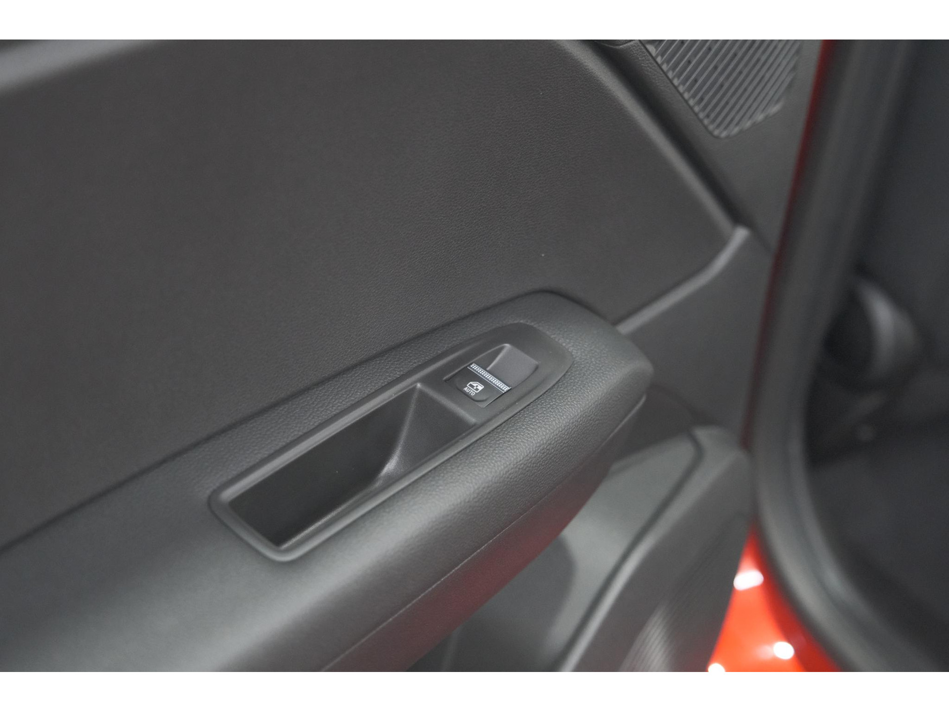 Renault Captur 1.6 E-Tech full hybrid 145 Techno | Advanced Driving | Camera | Dodehoekdetectie | Apple Carplay | 18 Inch Lichtmetalen Velgen