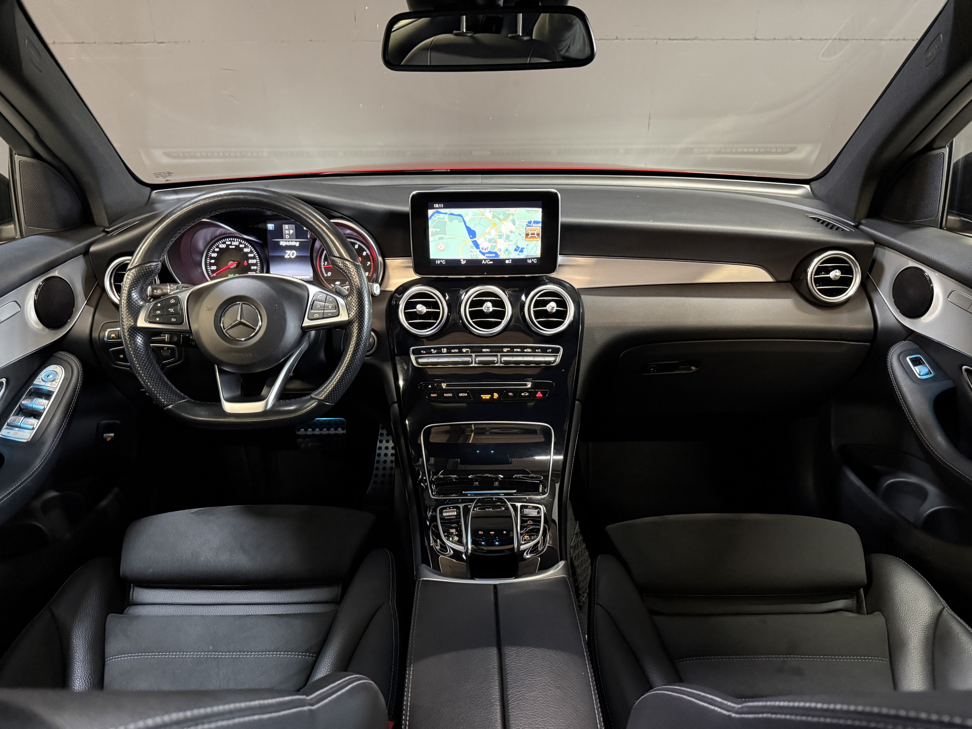 Mercedes-Benz GLC-klasse 250 4MATIC AMG Line Premium | Panoramadak | Stoelverwarming | Camera