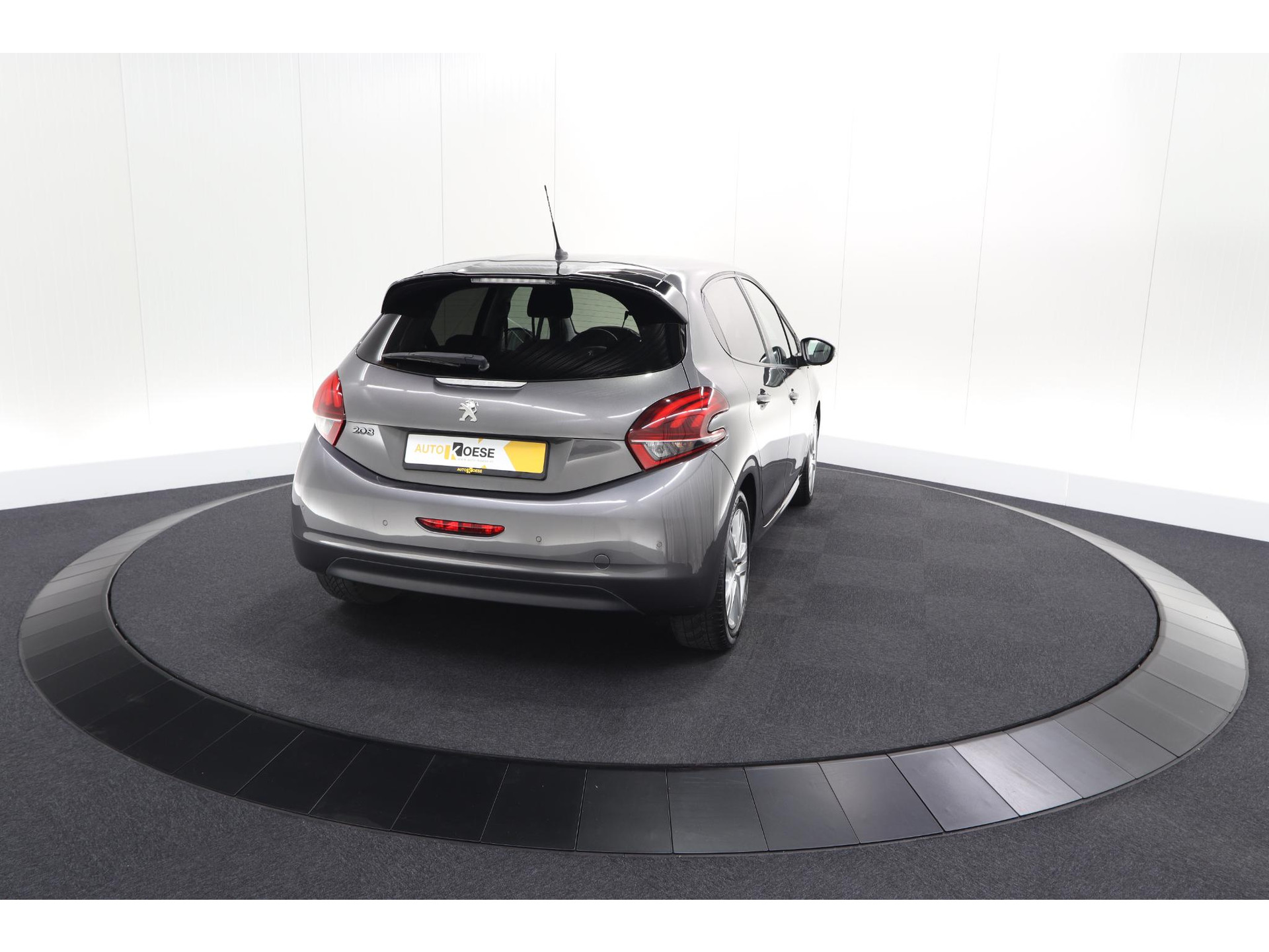 Peugeot 208 PureTech 82 Signature | Parkeersensoren | Apple Carplay | Navigatie
