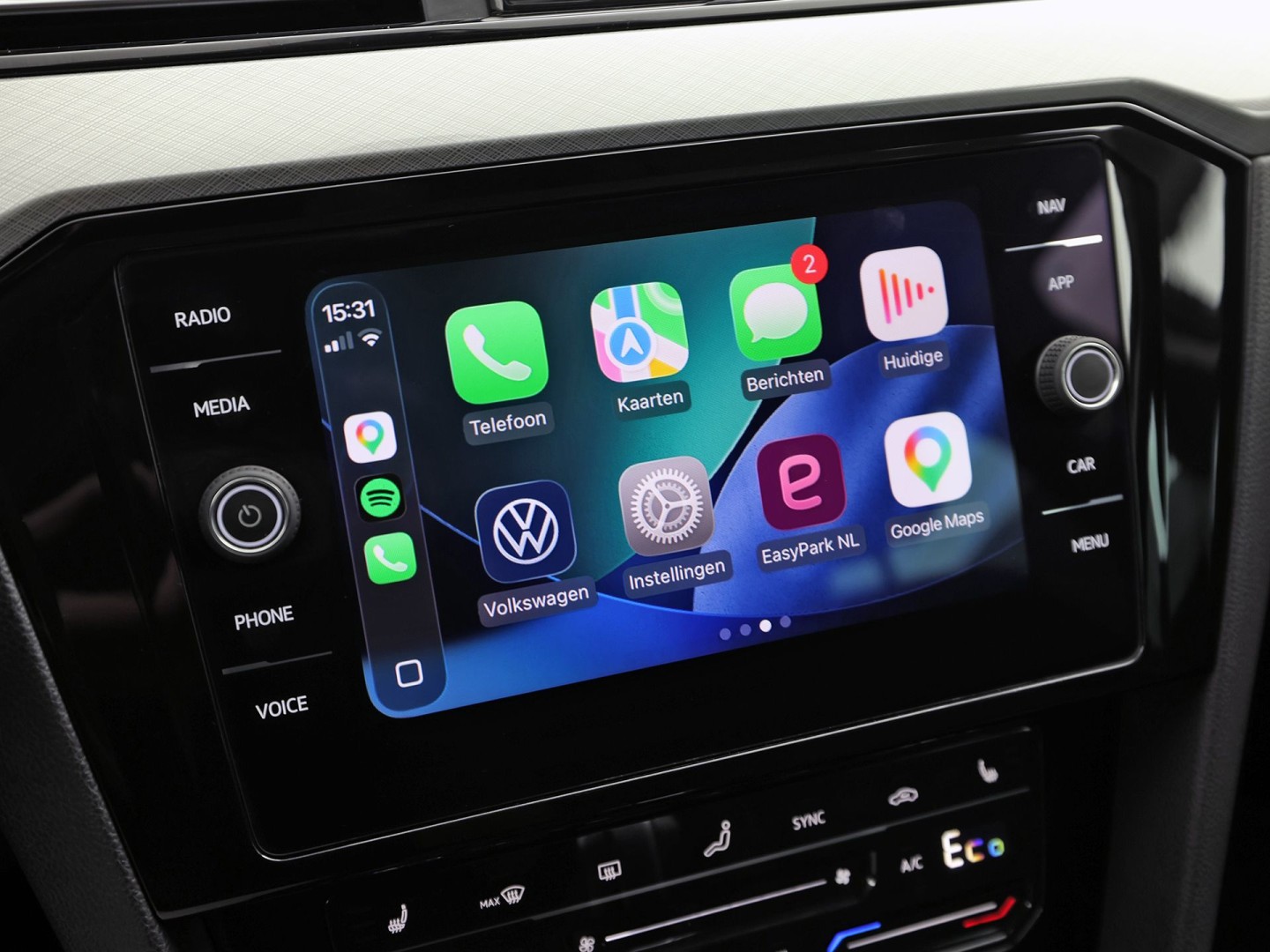 Volkswagen Passat Variant 1.4 TSI PHEV GTE 218Pk Automaat (APPLE CARPLAY, SOH 88,9%, GROOT NAVI, CAMERA, TREKHAAK, KEYLESS, SPORTSTOELEN, STOELVERWARMING, GETINT GLAS, NIEUWSTAAT)