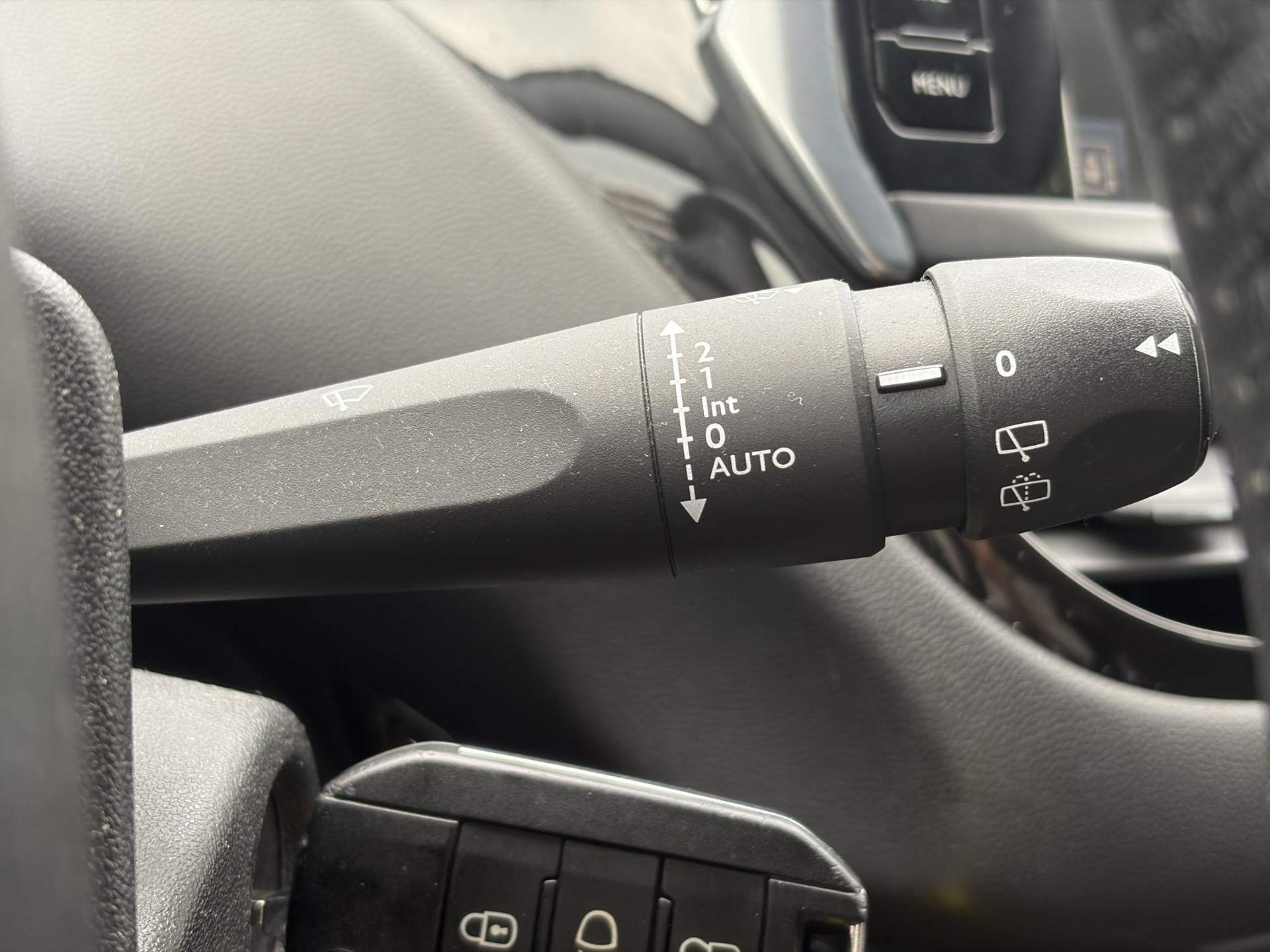 Peugeot 208 1.2 PureTech Style Pack 1e Eigenaar l Navi l Clima l Cruise l 5 Deurs l Lm velgen l Pdc l N.A.P l Apk tot 04-2027