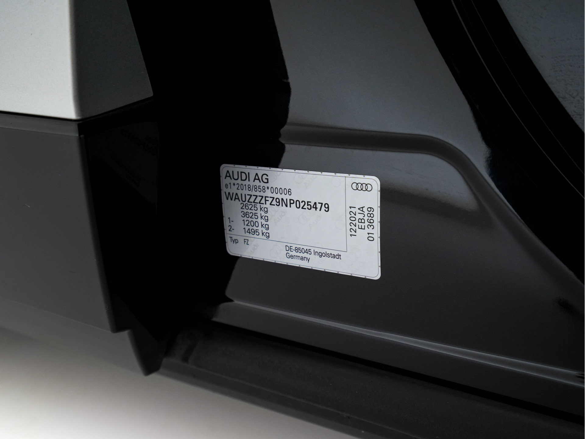 Audi Q4 Sportback e-tron 40 S-Line Edition 77 kWh [ 3-Fase ] {SOH-92%} (INCL-BTW) *HEAT-PUMP | LEATHER-FABRIC | MATRIX-LED | ADAPTIVE-CRUISE | AMBIENT-LIGHT | DIGI-COCKPIT | AUDI-SOUND | DAB+ | KEYLESS | SHIFT-PADDLES | CAMERA | HEATED-SPORTSEATS | 20''AL