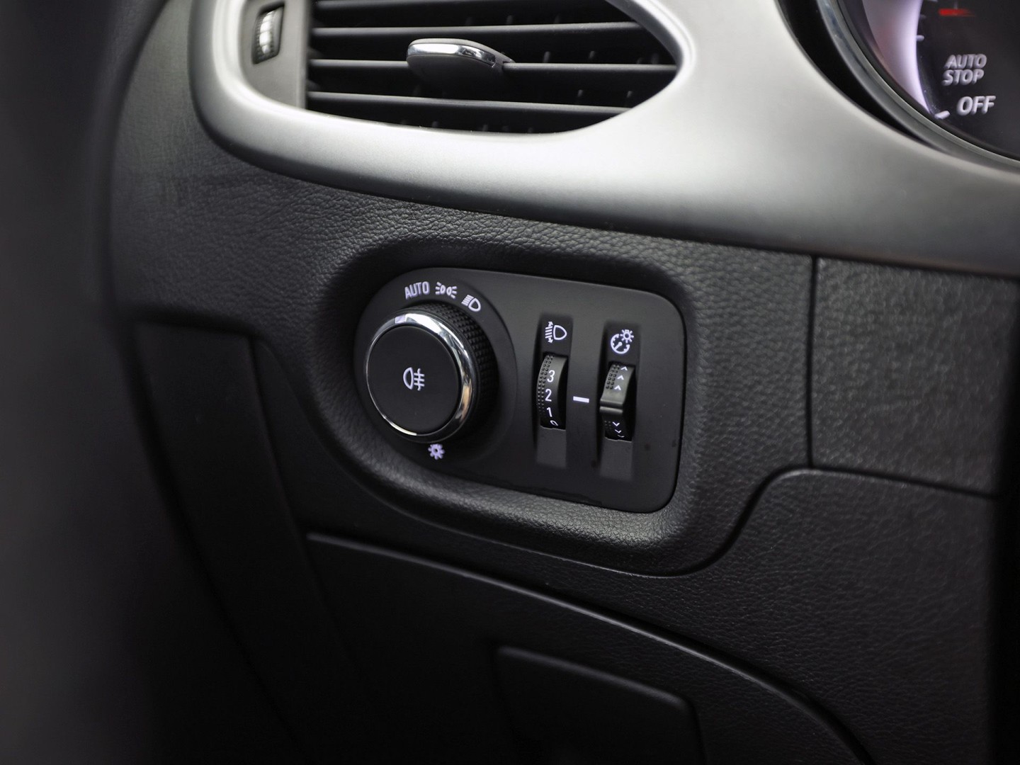 Opel Astra Sports Tourer 1.0 Turbo 120 Jaar Edition (APPLE CARPLAY, NAVIGATIE, LM VELGEN, PARKEERSENSOREN, SPORTSTOELEN, CRUISE, NIEUWE APK, NIEUWSTAAT)