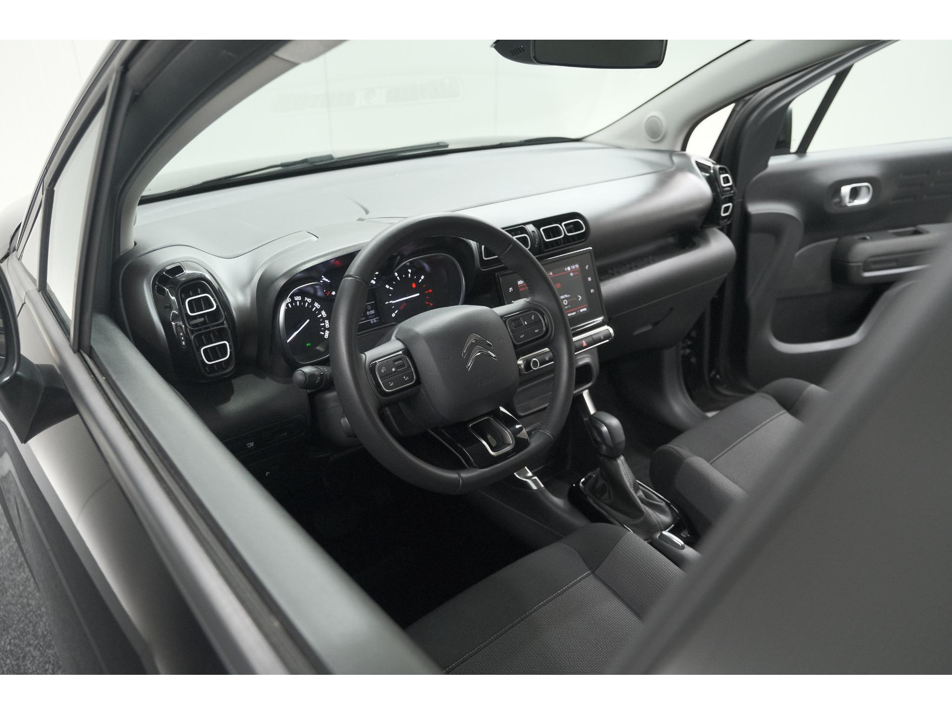 Citroen C3 Aircross PureTech 130 EAT6 Plus | Stoelverwarming | Apple Carplay | Parkeersensoren