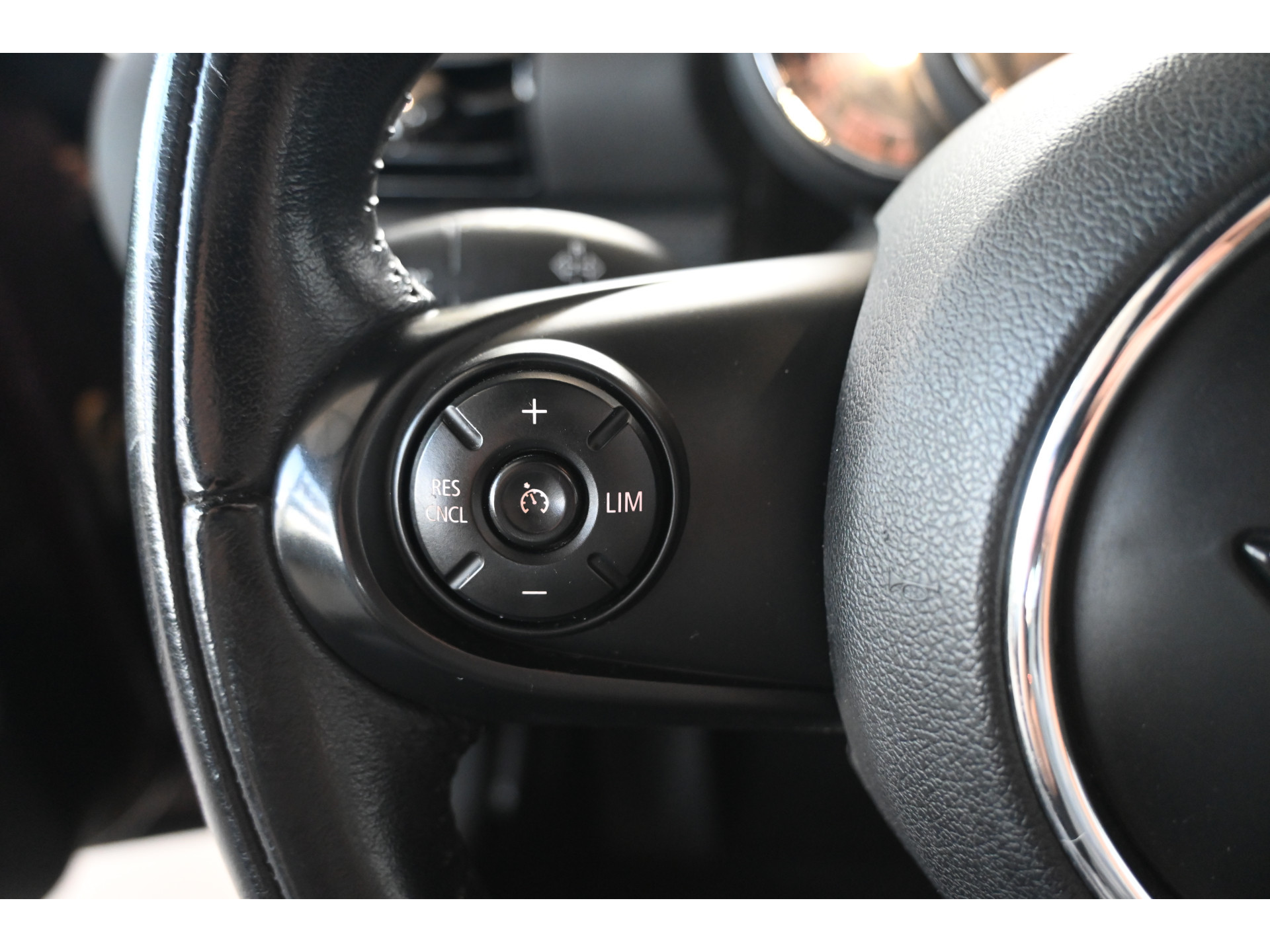 MINI Clubman 1.5 Salt Business Automaat Navigatie Panoramadak Goed Onderhouden! Inruil Mogelijk!