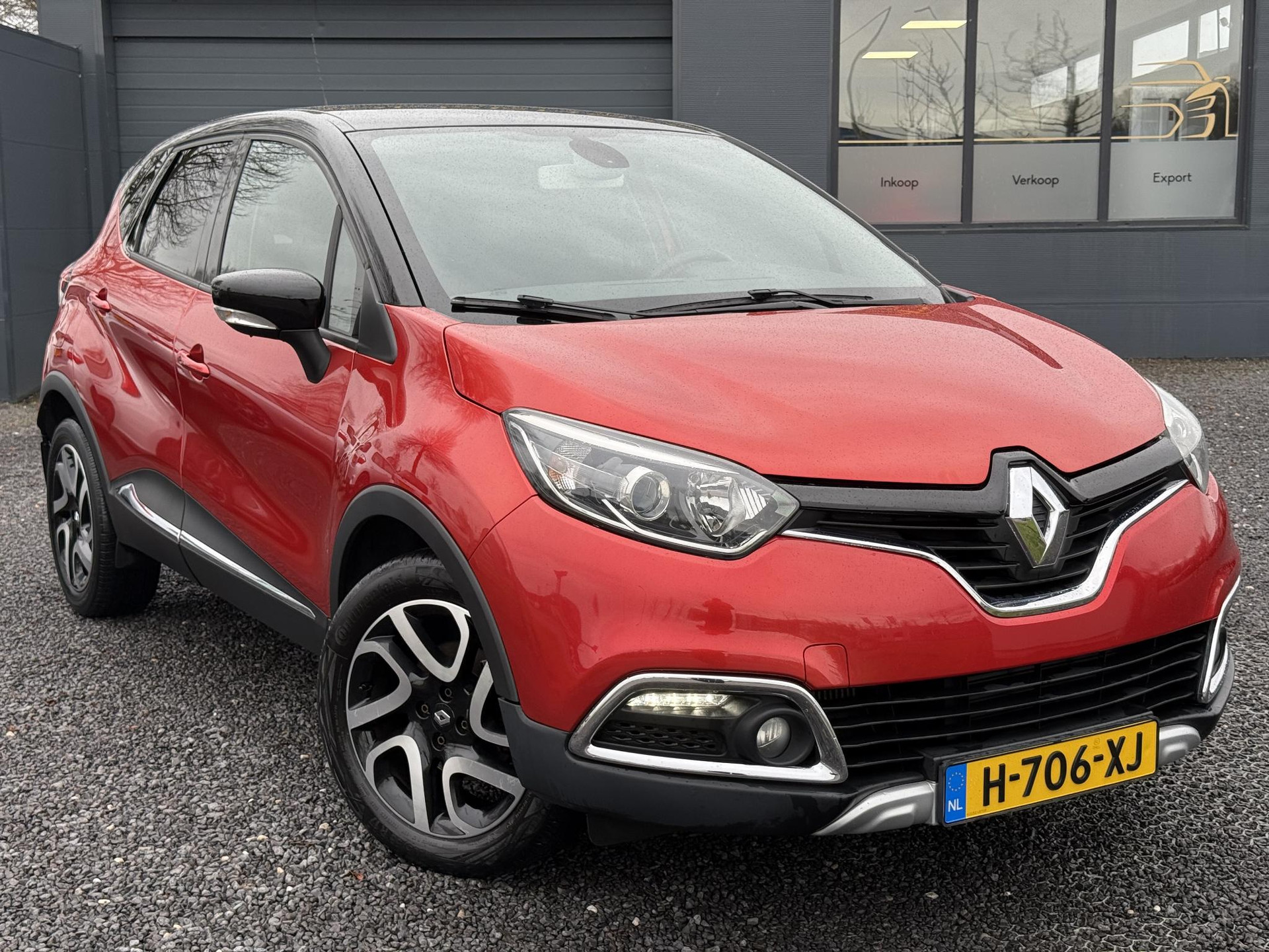 Renault Captur 1.2 TCe Xmod 1e Eigenaar,Trekhaak,Camera,Navi,Stoelverw,Keyless,Halfleder,Lm velgen,120pk,Automaat,Pdc,Apk tot 03-2027