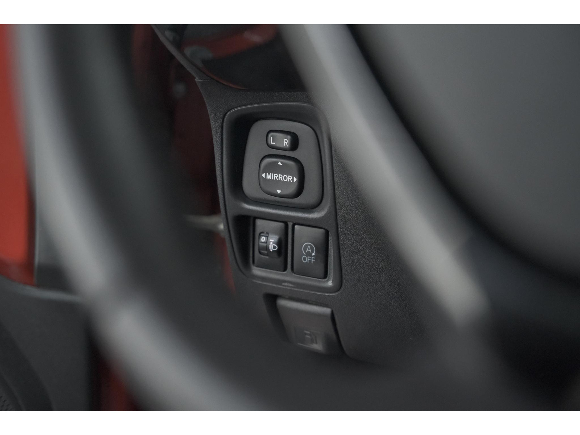 Peugeot 108 1.0 e-VTi Allure TOP! | Elektrisch Vouwdak | Trekhaak | Camera | Apple Carplay