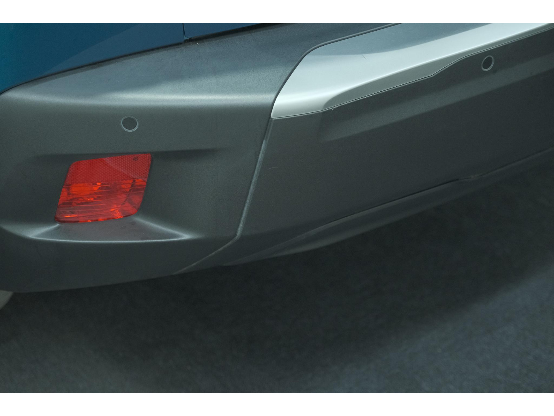 Peugeot e-2008 EV Allure Avantage 54 kWh | SOH 97,8% | 11 KW Lader | Apple Carplay | Parkeersensoren