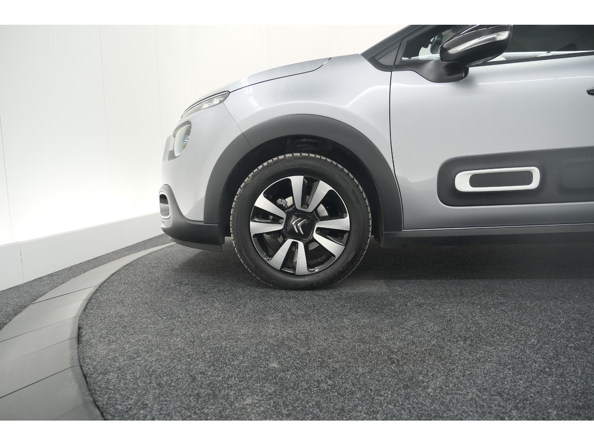 Citroen C3 PureTech 110 EAT6 Max | Camera | Parkeersensoren | Navigatie | Apple Carplay