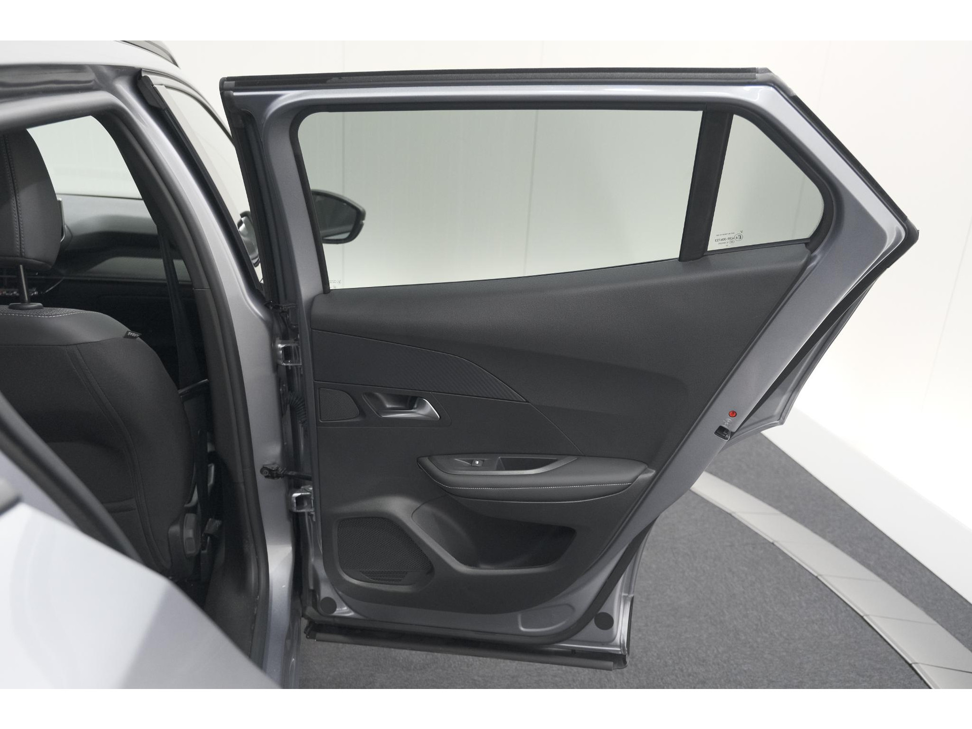 Peugeot 2008 PureTech 100 Allure | Apple Carplay | Parkeersensoren | Climate control