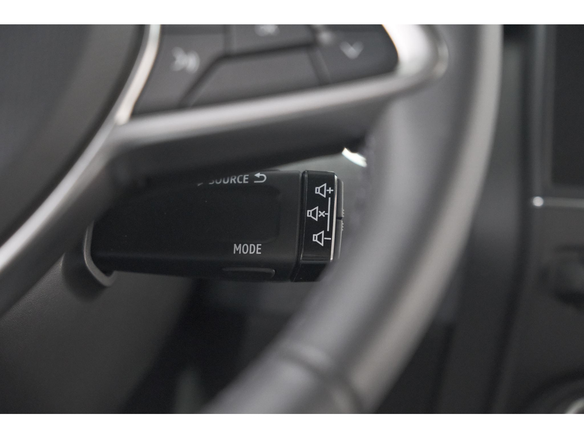 Renault Clio TCe 90 GPF evolution | Stoelverwarming | Parkeersensoren | Navigatie | Apple Carplay