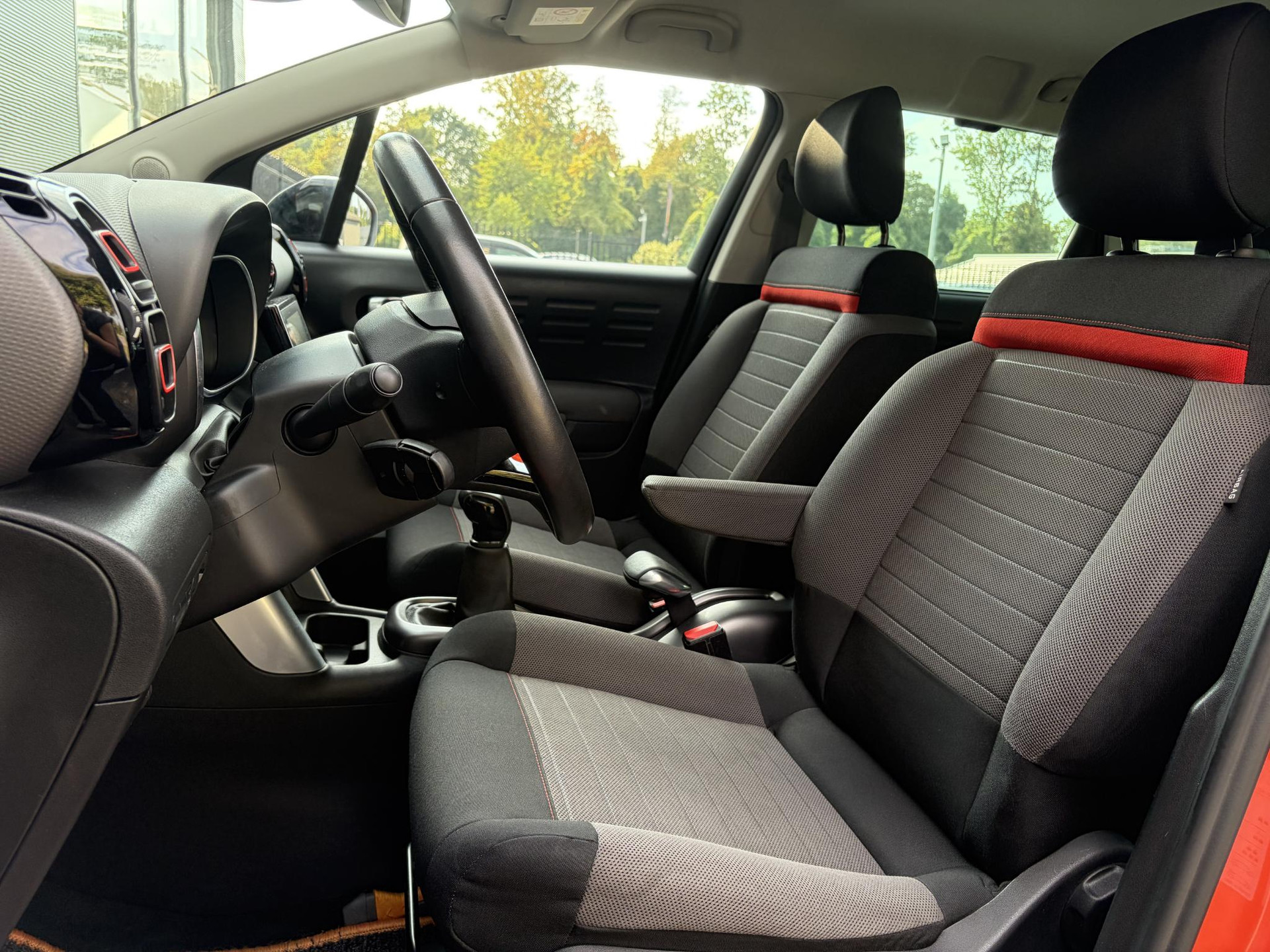 Citroen C3 Aircross 1.2 PureTech S&S Feel ✓2e Eigenaar✓Trekhaak✓110pk✓Clima✓Cruise✓Lm velgen✓Pdc V+A✓N.A.P✓Rijstrooksensor✓Apk tot 08-2027