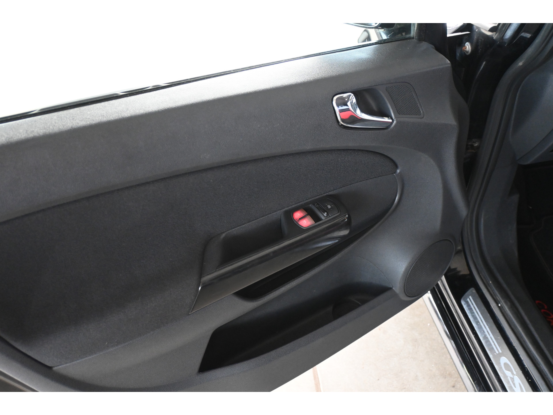 Opel Corsa 1.6-16V GSI 150 PK! Cruise control Lichtmetaal Navigatie Xenon Elektrisch Pakket Inruil Mogelijk!