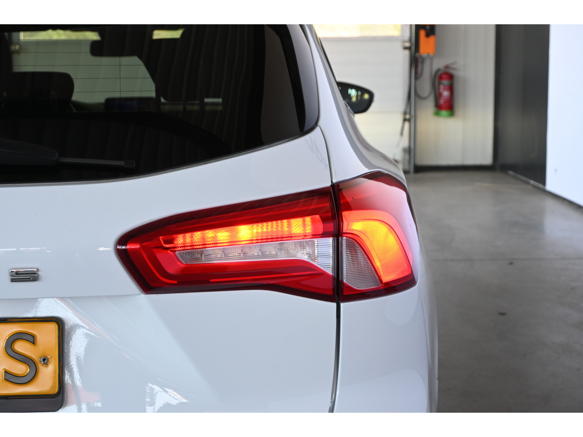 Ford Focus Wagon 1.0 EcoBoost Titanium X Business Clima Navigatie LED 1e Eigenaar Rijklaarprijs! Inruil Mogelijk!