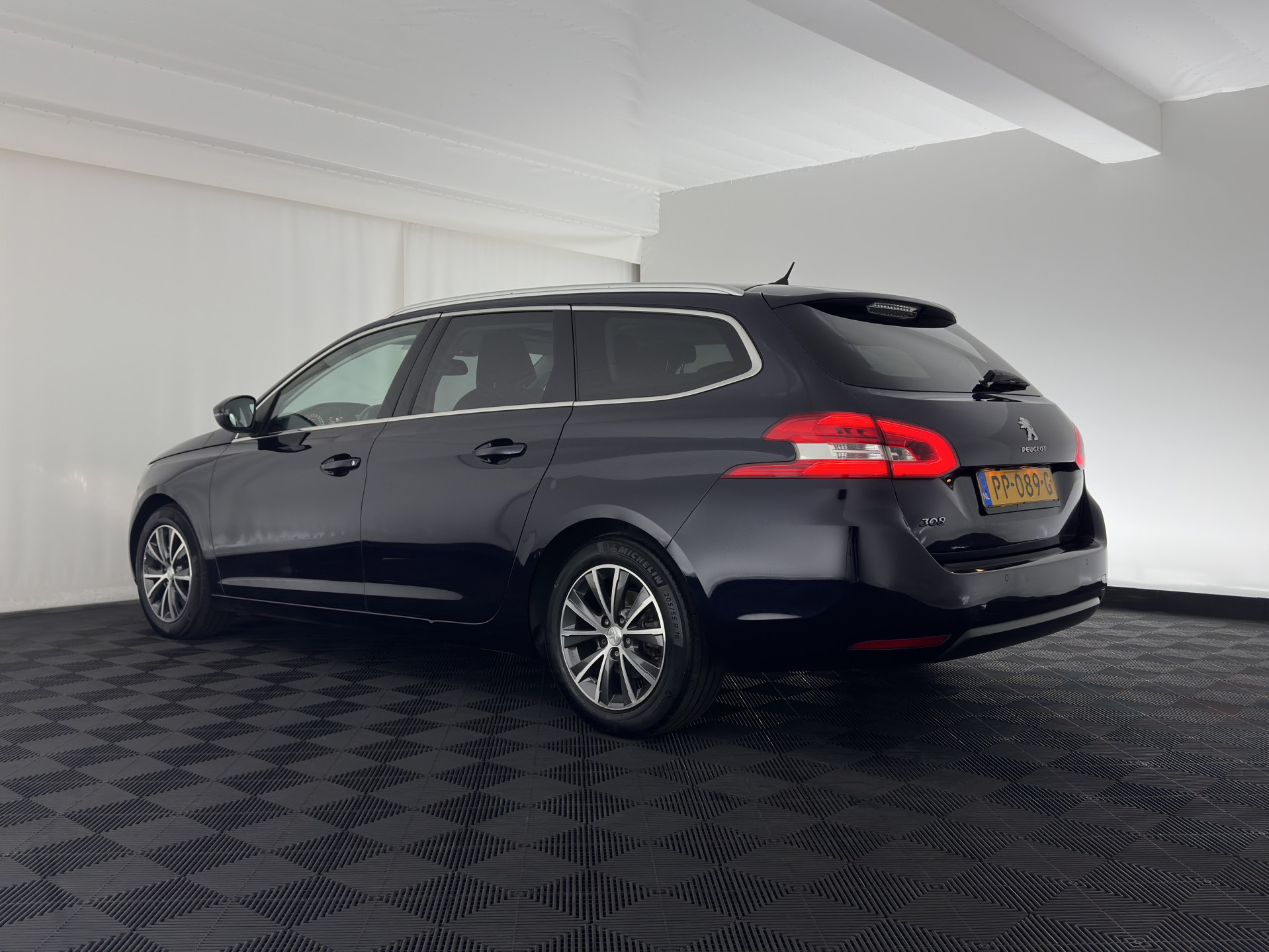 Peugeot 308 SW 1.6 BlueHDI Blue Lease Premium Aut. *PANO | FULL-LED | NAVI-FULLMAP | SPORT-SEATS | PRIVACY-GLASS | ECC | PDC | CRUISE | 16''ALU*