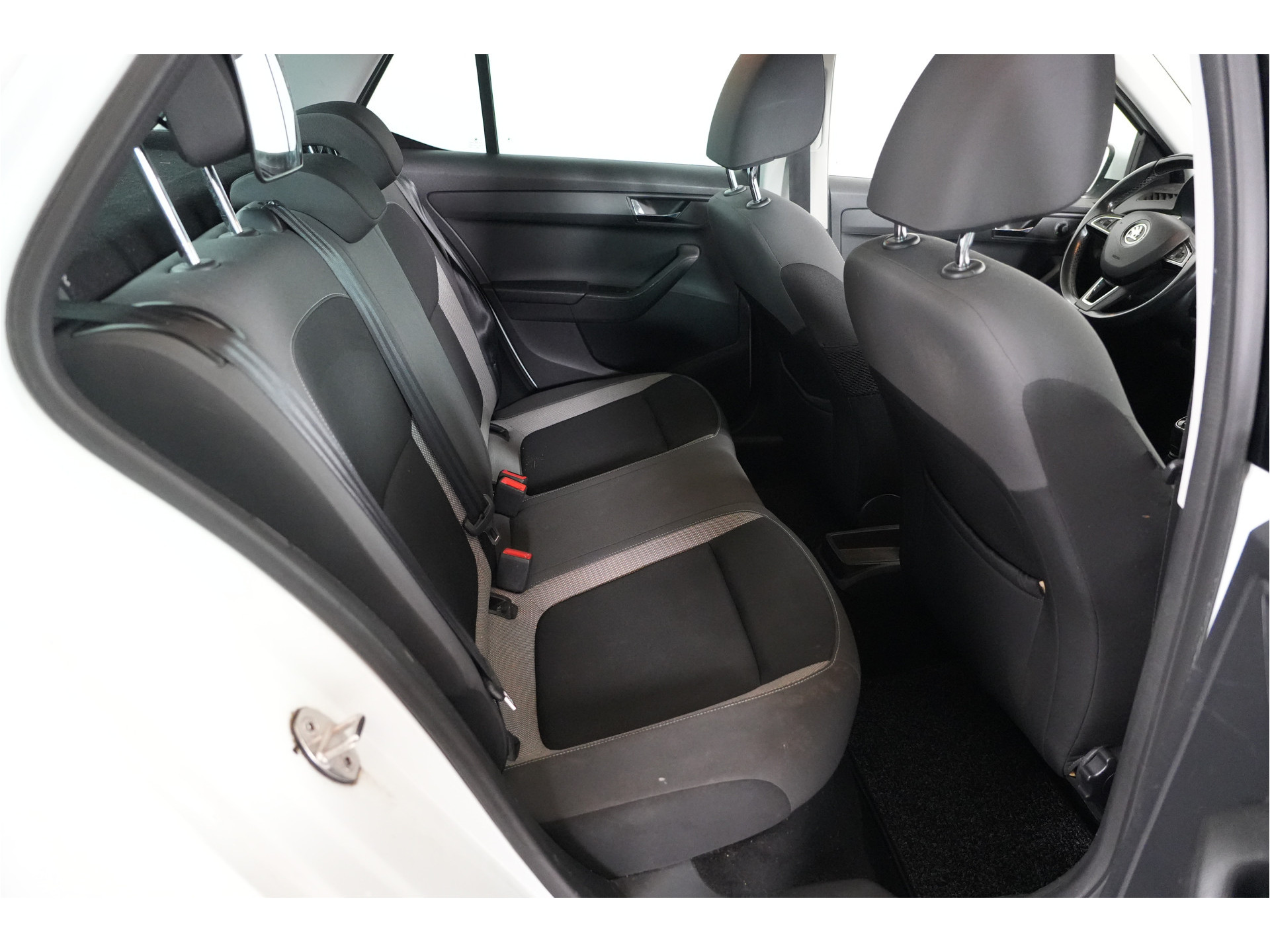ŠKODA Fabia 1.0 TSI Drive | Navi | Cruise | PDC |