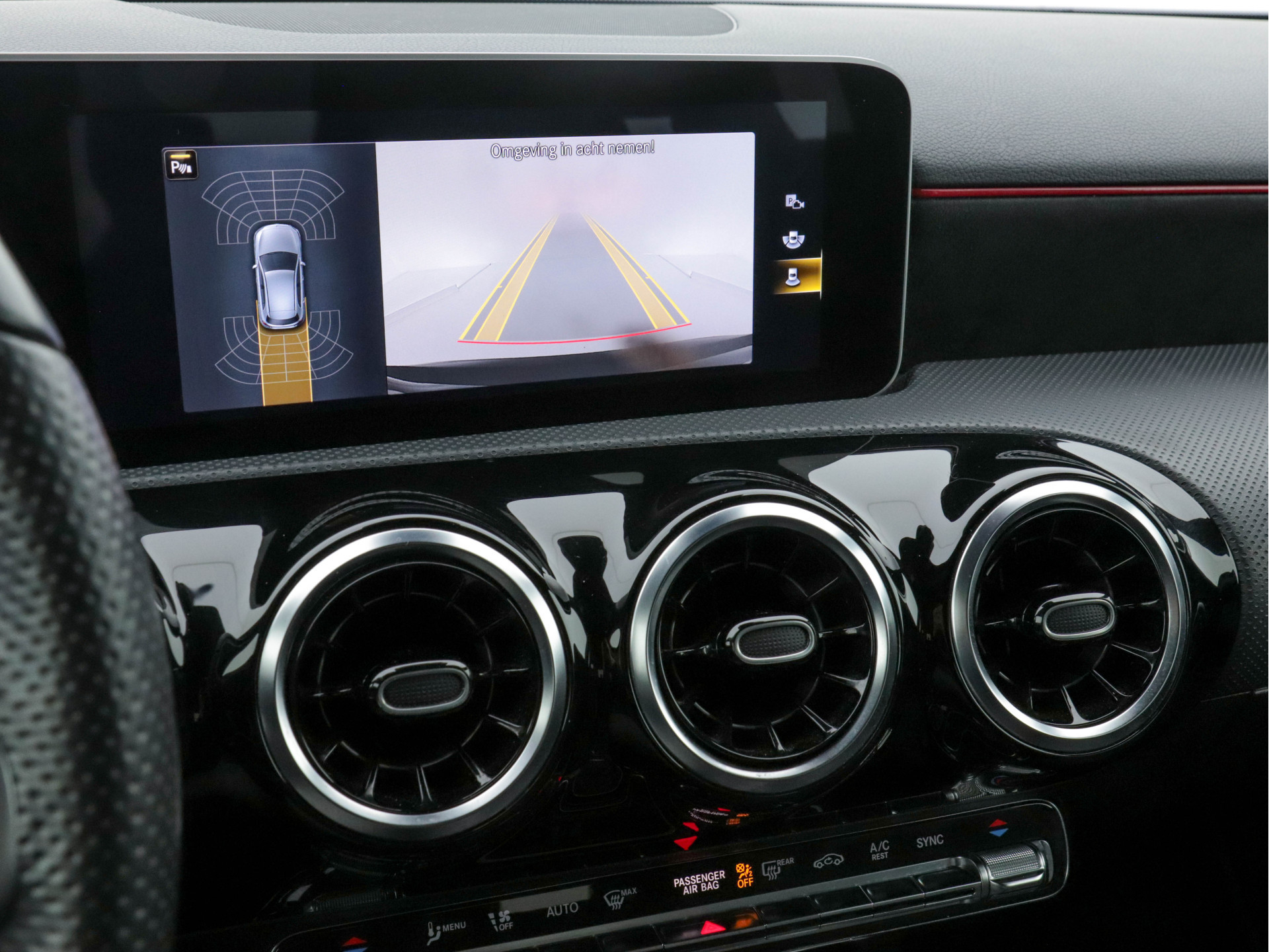 Mercedes-Benz A-klasse 160 Business Solution (INCL-BTW) *WIDE-SCREEN-COCKPIT | FULL-LED | HEATED-SPORTSEATS | LEATHER-MICROFIBRE | NAVI-FULLMAP | CAMERA | ECC | PDC | CRUISE | CARPLAY | AMBIENT-LIGHT | PRIVACY-GLASS | 18"ALU*