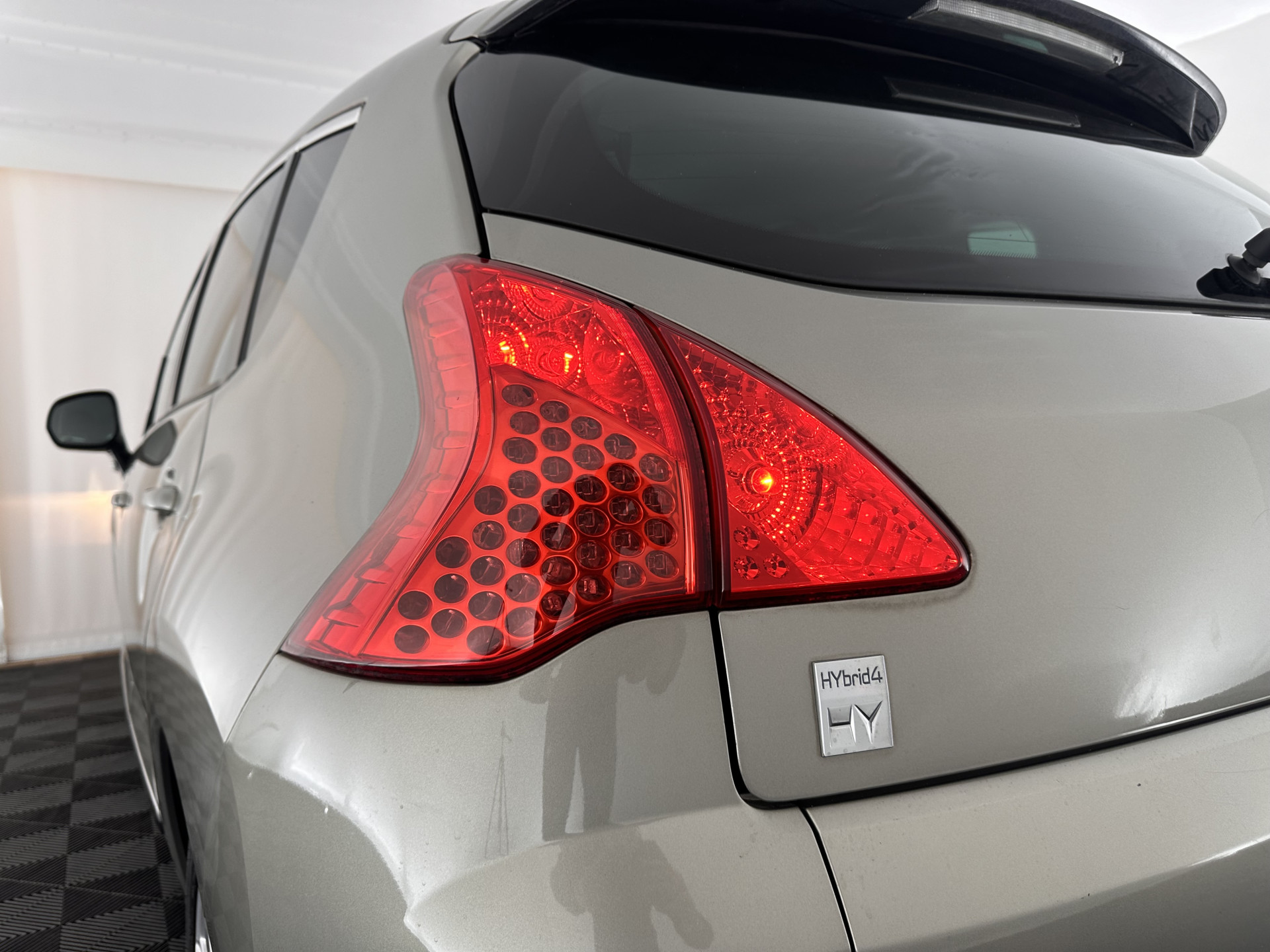 Peugeot 3008 2.0 HDiF HYbrid4 Aut. *NAVI-FULLMAP | COMFORT-SEATS | ECC | SHIFT-PADDLES | PDC | CRUISE | 16''ALU*