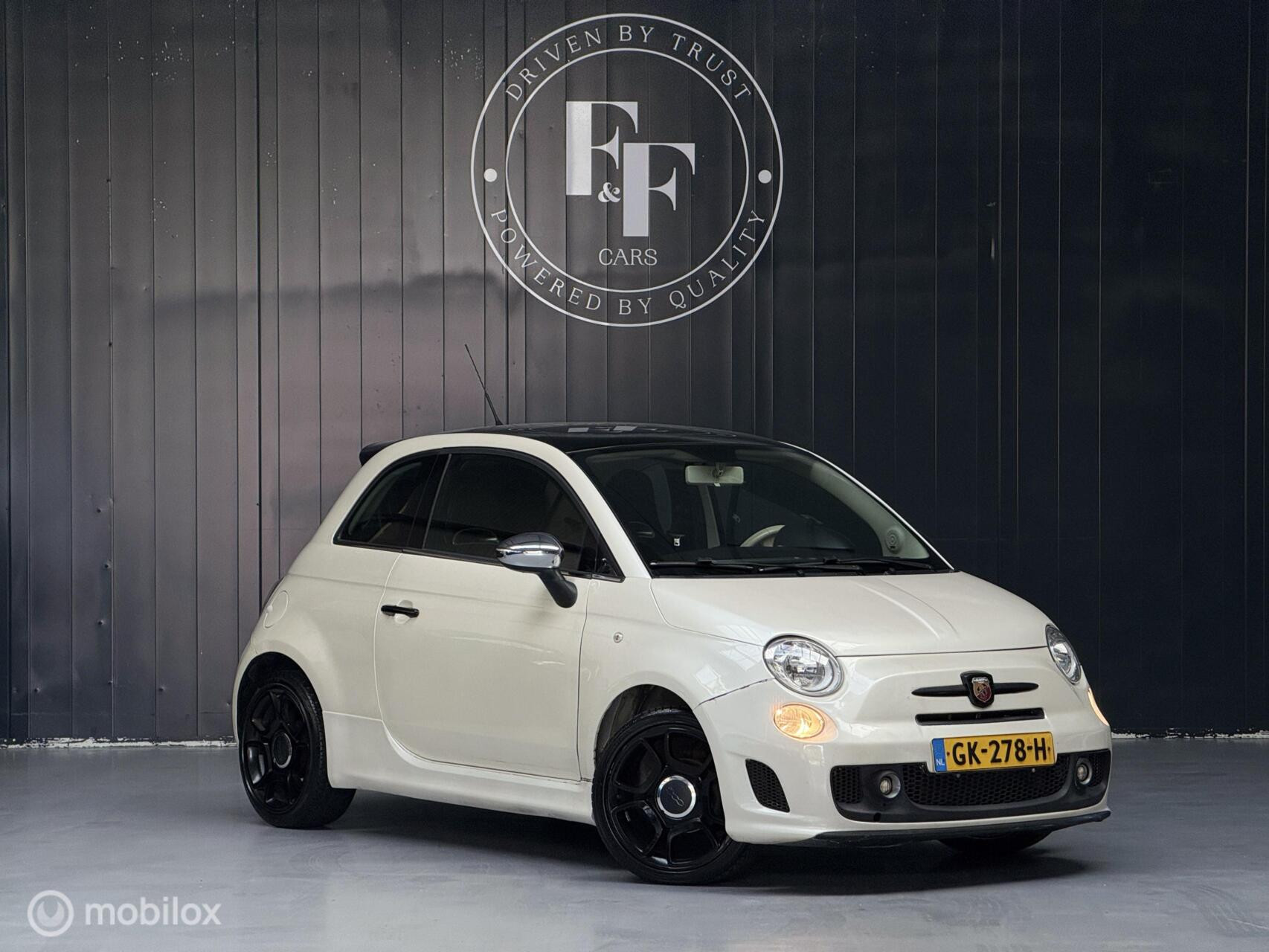 Fiat 500 1.2 Lounge|Automaat|Panodak|Leder|CarPlay|Abarth Look