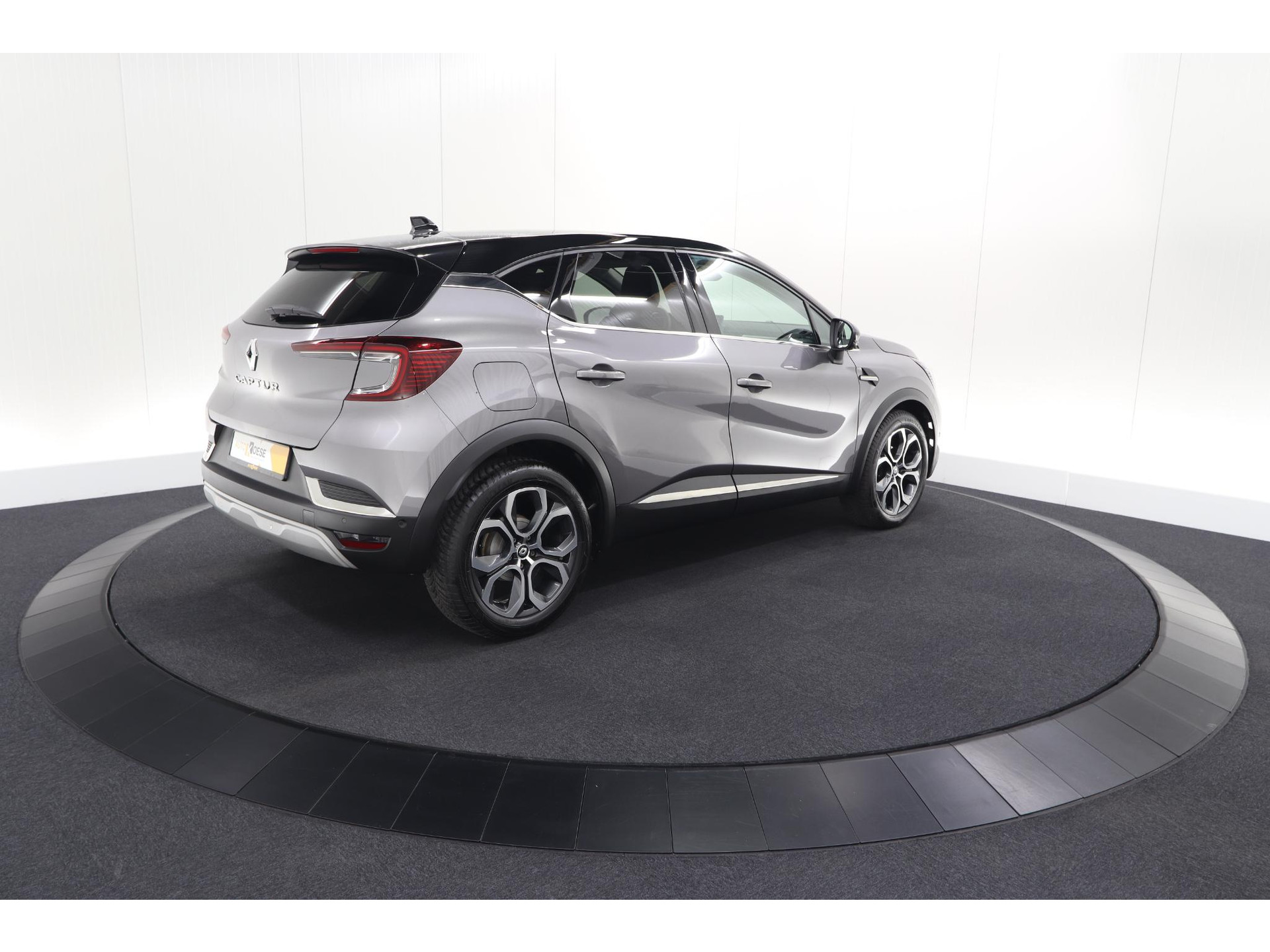 Renault Captur Mild Hybrid 140 EDC Techno | 360 Camera | Groot scherm | Stoelverwarming | Parkeersensoren | Allseason banden