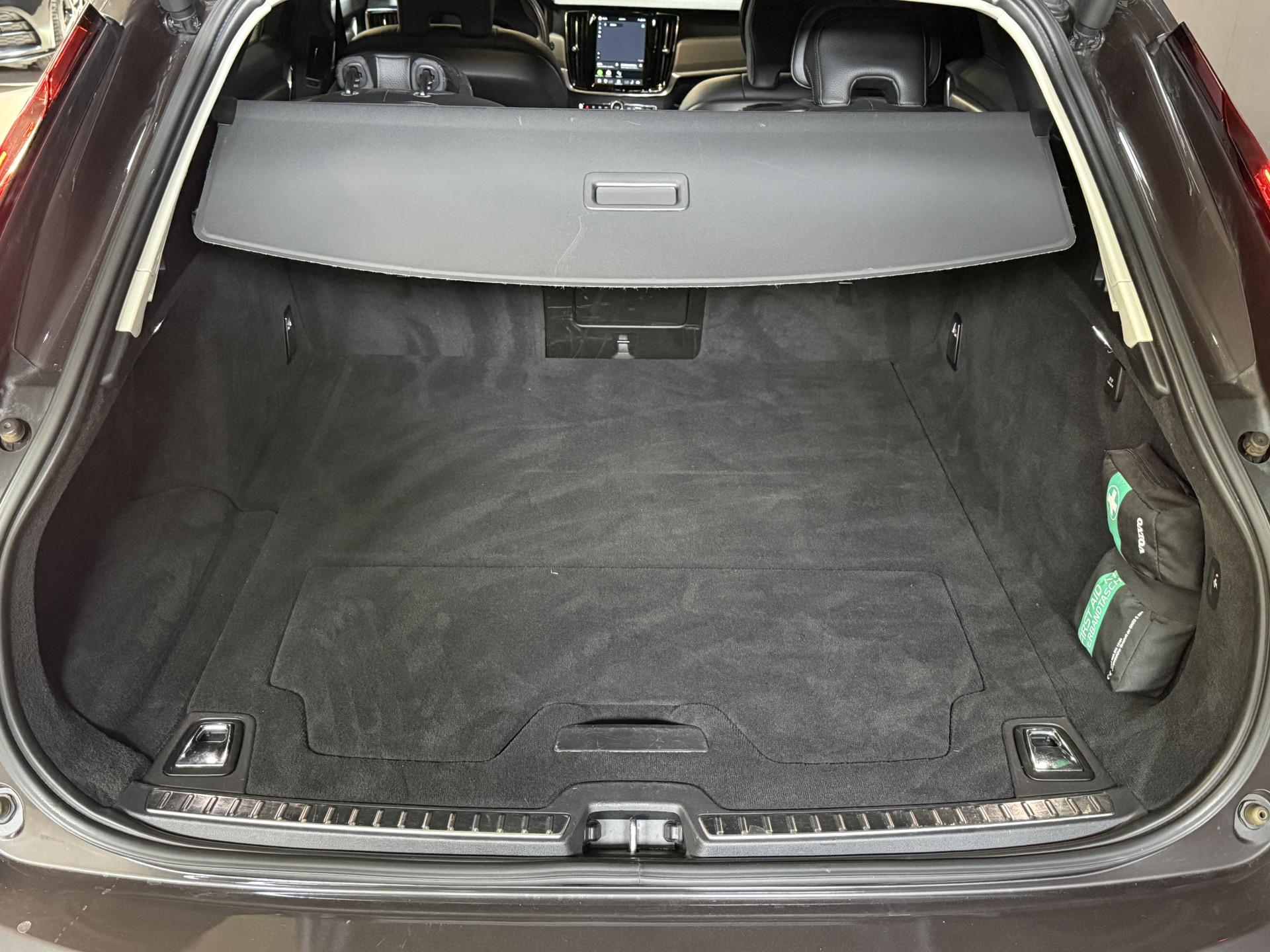 Volvo V90 2.0 B4 Momentum Business | Keyless | Trekhaak | Apple Carplay