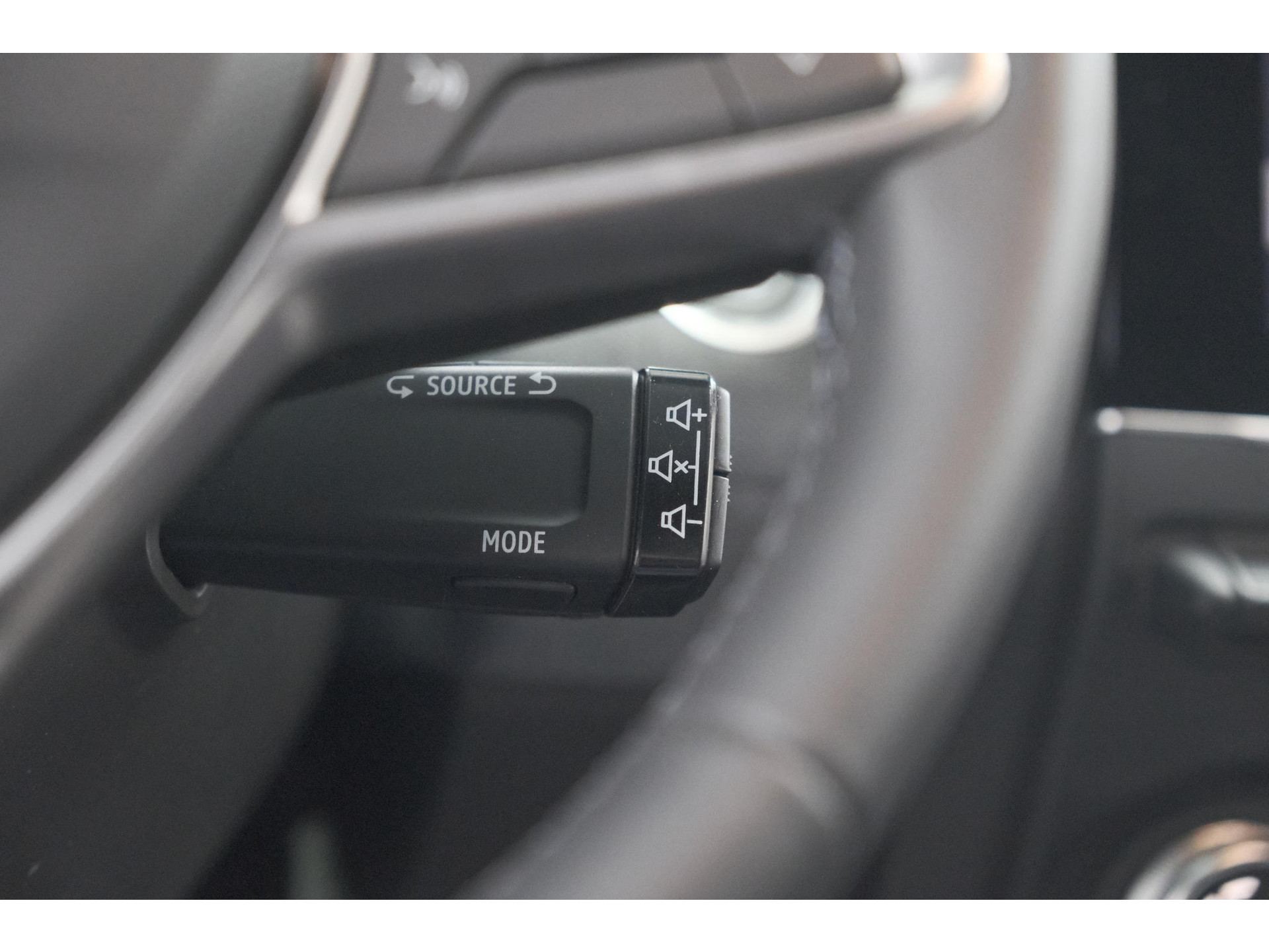 Renault Clio TCe 90 GPF techno | 360 Camera | Adaptieve Cruise Control | Navigatie | 9.3 Inch Groot Scherm