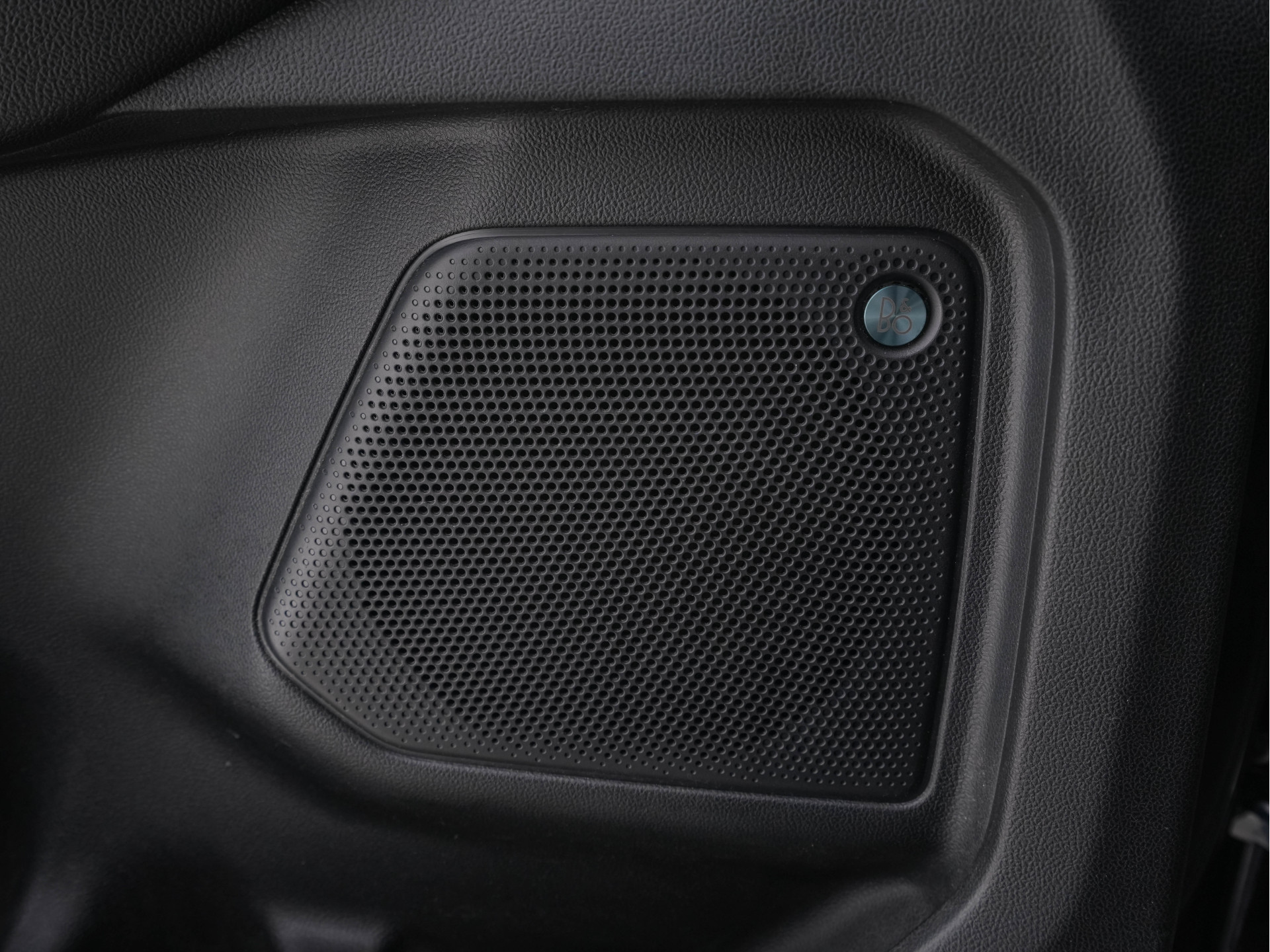 Ford Kuga 2.5 PHEV Vignale (Plug-In) (INCL-BTW) Aut. *PANO | LEATHER | DIGI-COCKPIT | FULL-LED | BANG/OLUFSEN-AUDIO |  HEAD-UP | KEYLESS | DAB | CARPLAY | NAVI-FULLMAP | MEMORY-PACK | HEATED-COMFORTSEATS | LANE-ASSIST | .