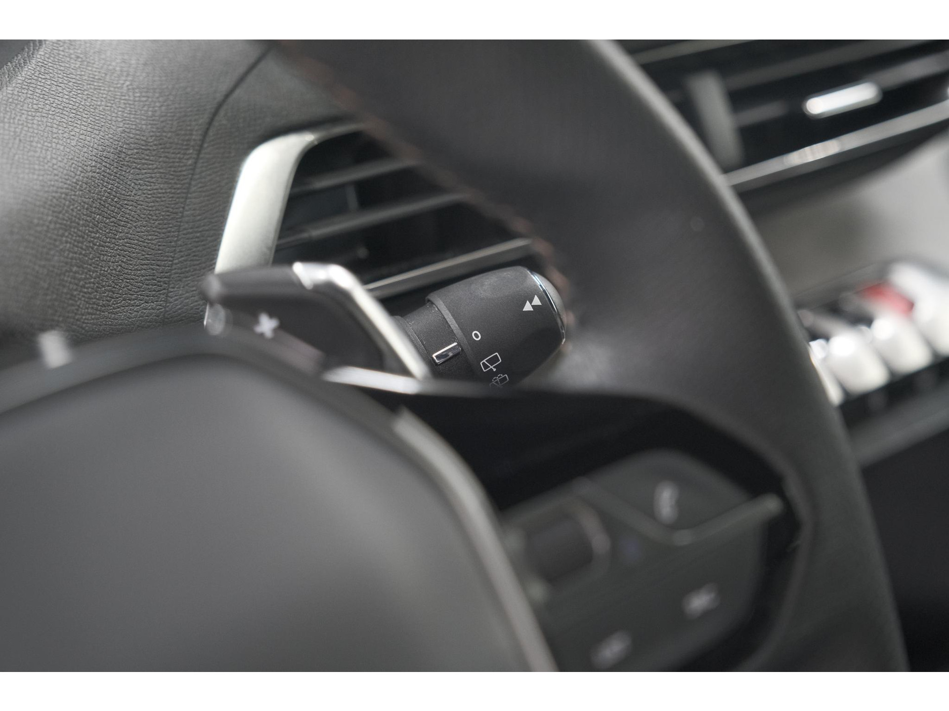 Peugeot 3008 PureTech 130 EAT8 GT | Adaptieve Cruise Control | Camera | Navigatie | Apple Carplay