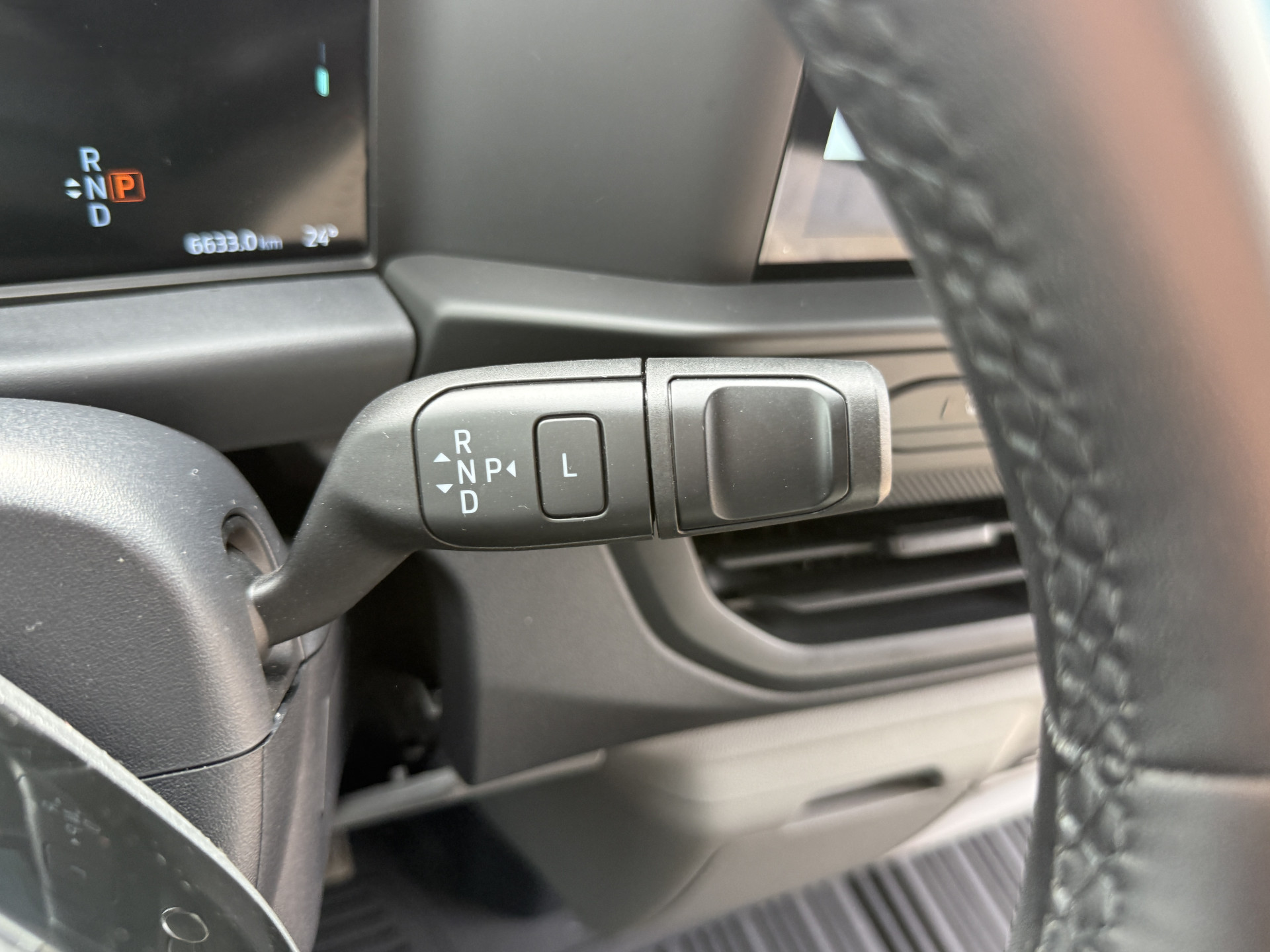 Ford e-Transit Custom 65kWh 136PK Elektrisch L1 344KM WLTP 2300kg Trekvermogen BEV Snelladen LED ACC Camera Carplay Parkeersensoren v+a