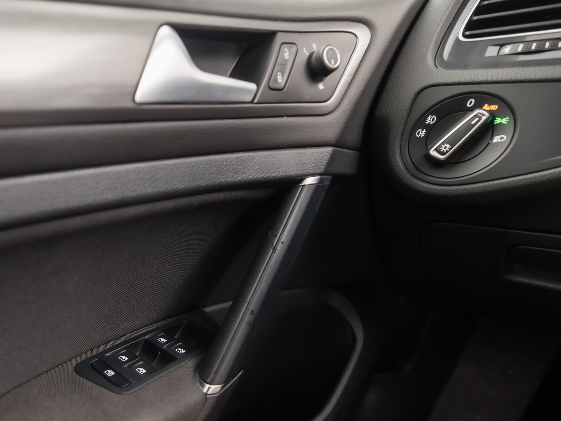Volkswagen Golf Variant 1.0 TSI Sportline 116Pk Automaat (GROOT NAVI, APPLE CARPLAY, CLIMATE, ADAPTIVE CRUISE, PARKEERSENSOREN, LM VELGEN, NIEUWE APK, NIEUWSTAAT)