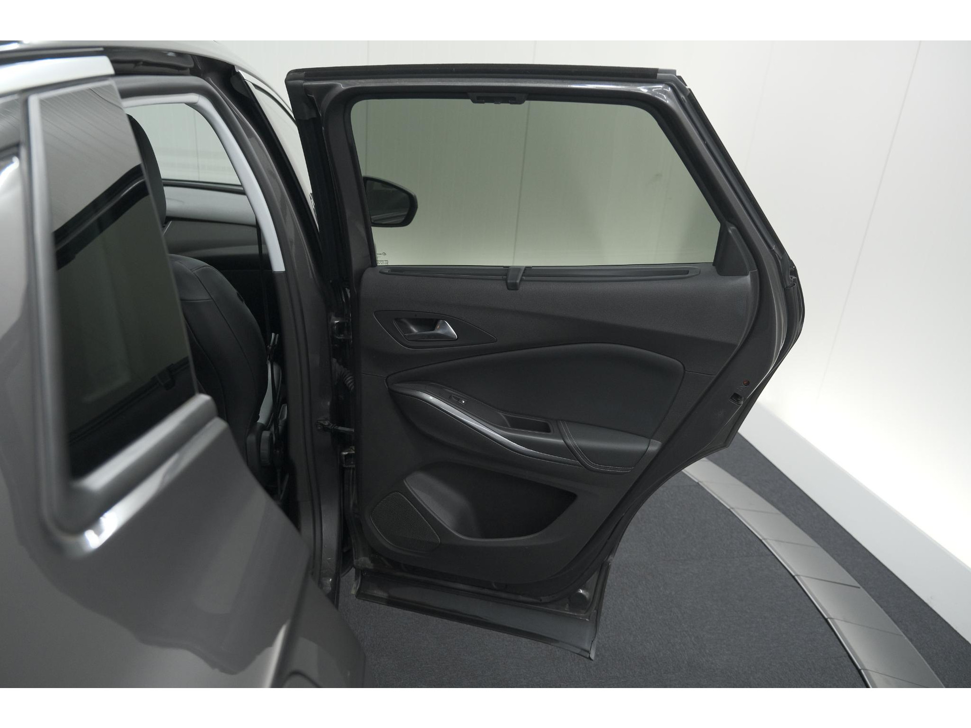 Opel Grandland X Turbo 130 EAT8 Innovation | Trekhaak | Dodehoekdetectie | Apple Carplay | Pack Winter