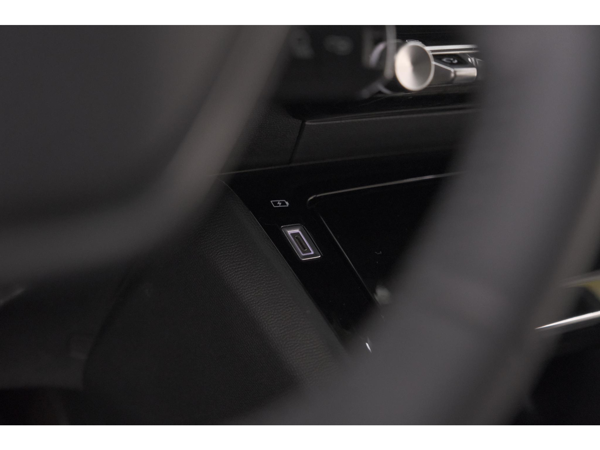 Peugeot 208 PureTech 100 Allure | Apple Carplay | Parkeersensoren | Climate Control
