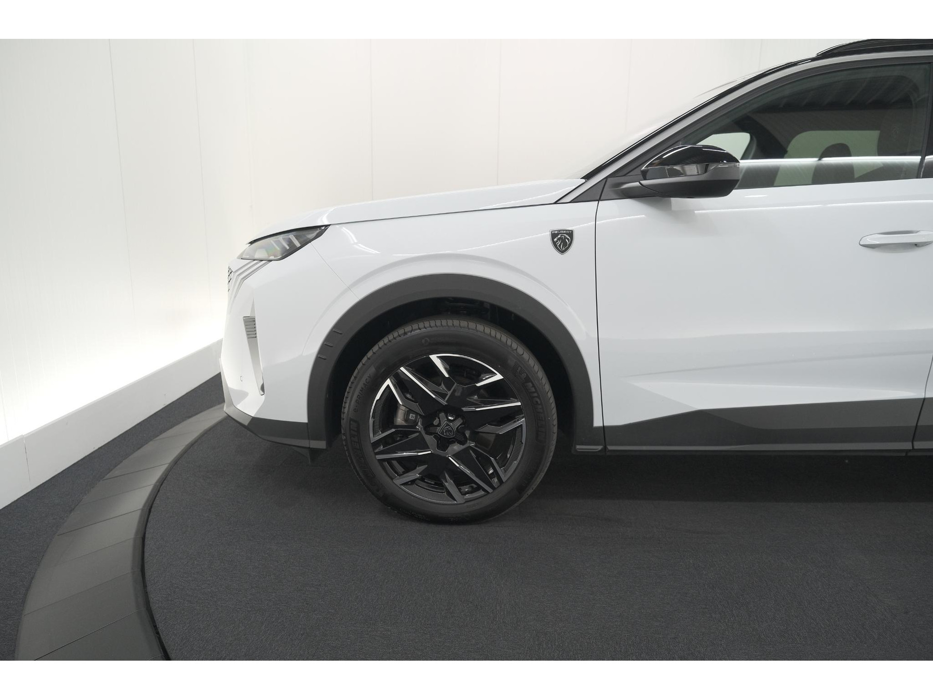 Peugeot 5008 1.2 Hybrid 136 GT 7p | Adaptieve Cruise Control | Camera | Elektrische Kofferklep | Stoelverwarming