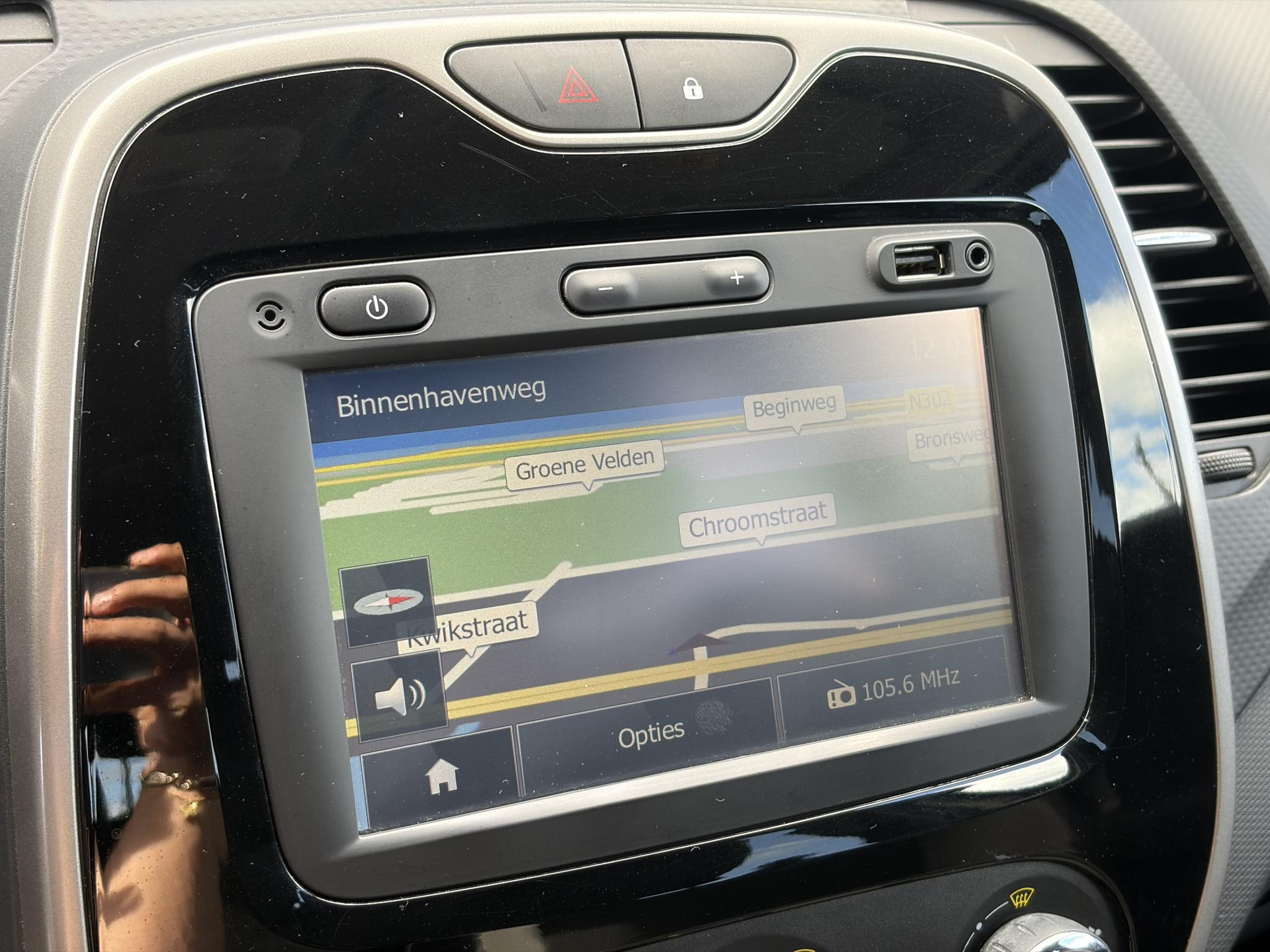 Renault Captur 0.9 TCe Expression ✓1e Eigenaar✓Recent beurt gehad✓Dealer Onderhouden✓Navi✓Keyless✓Lm velgen✓Airco✓Cruise✓Pdc✓N.A.P✓Apk tot 08-2027
