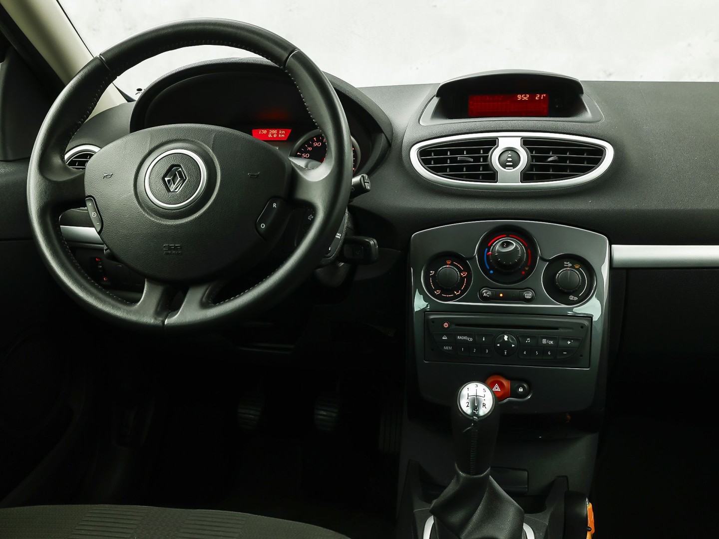 Renault Clio Estate 1.2 TCE Collection (AIRCO, ELEK RAMEN, CRUISE, SPORTSTOELEN, GETINT GLAS, LM VELGEN, NIEUWSTAAT)
