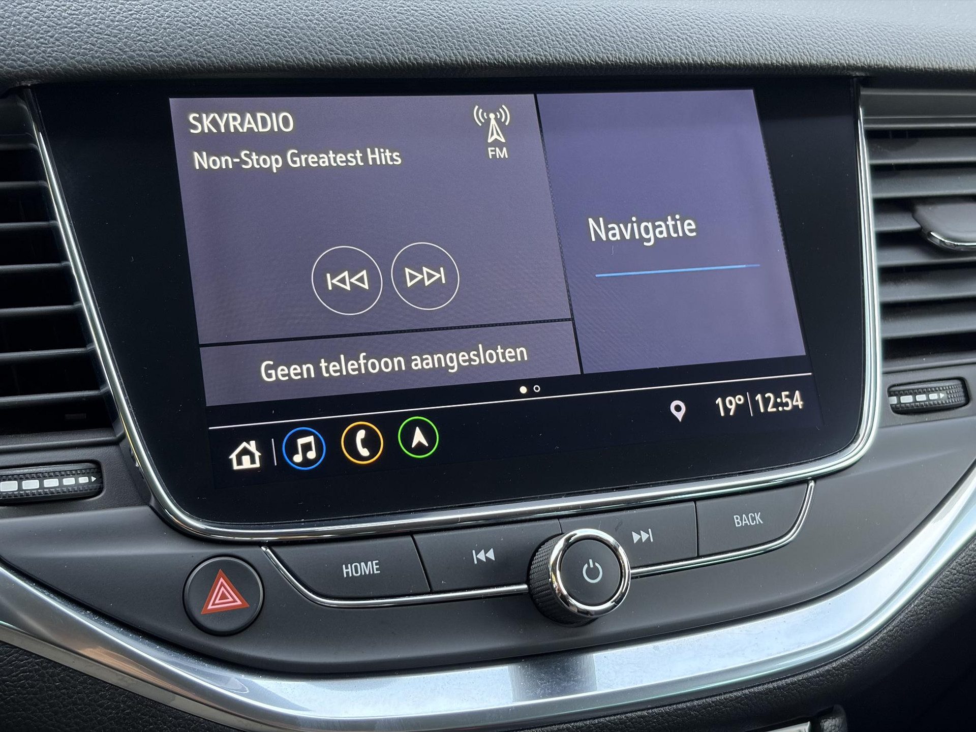 Opel Astra Sports Tourer 1.2 Business Elegance ✓1e Eigenaar✓110pk✓Carplay✓Camera✓Navi✓Clima✓Cruise✓Halfleder✓Comfortstoel✓Pdc V+A✓6 Bak✓Dealer Onderhouden✓Keyless✓Lm velgen✓N.A.P✓Apk tot 06-2027