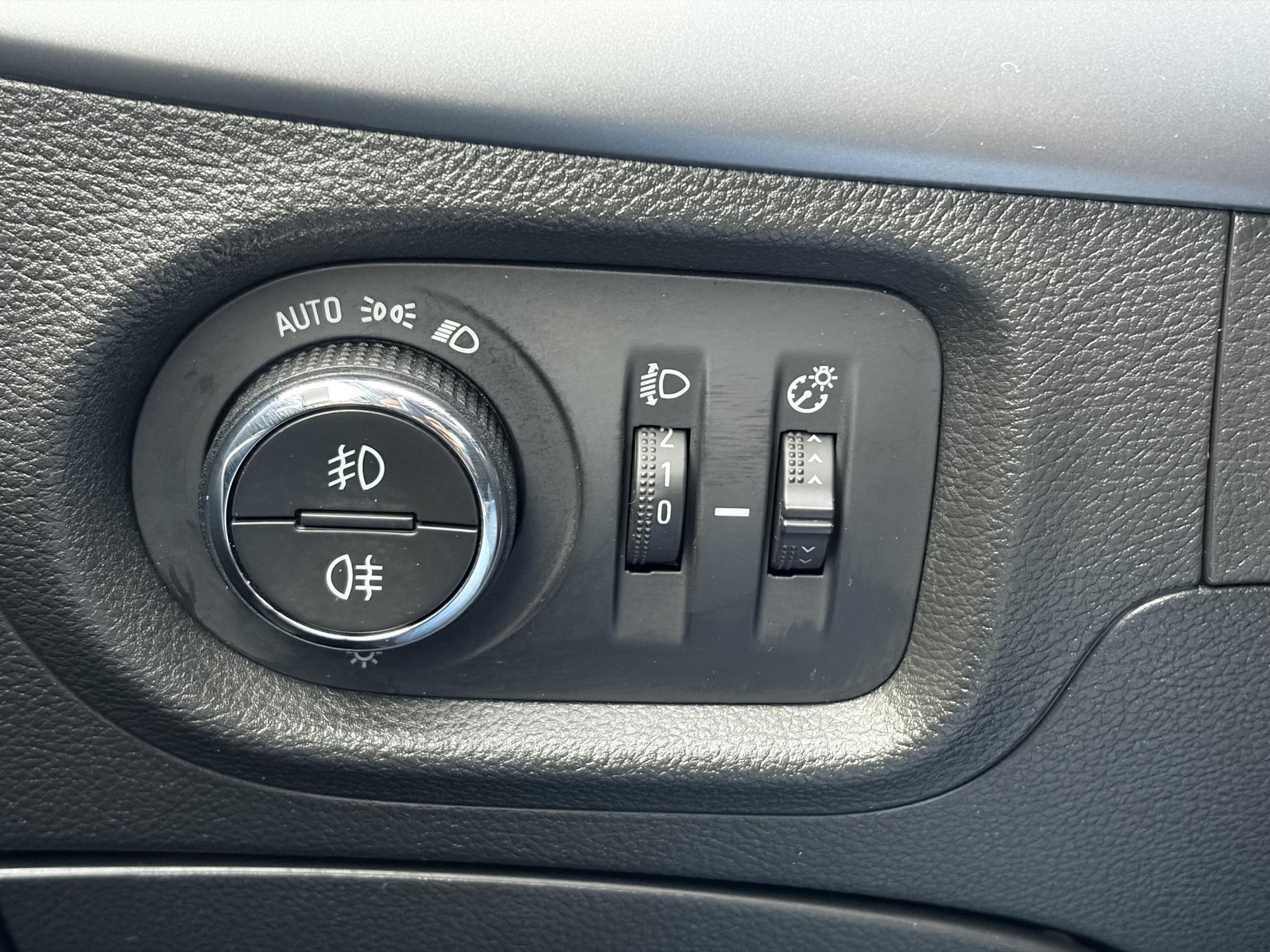 Opel Astra Sports Tourer 1.4 Turbo 120 Jaar Edition ✓150pk✓Carplay✓Navi✓Trekhaak✓Pdc V+A✓Clima✓Cruise✓6 Bak✓Lm velgen✓N.A.P✓Apk tot 02-2028