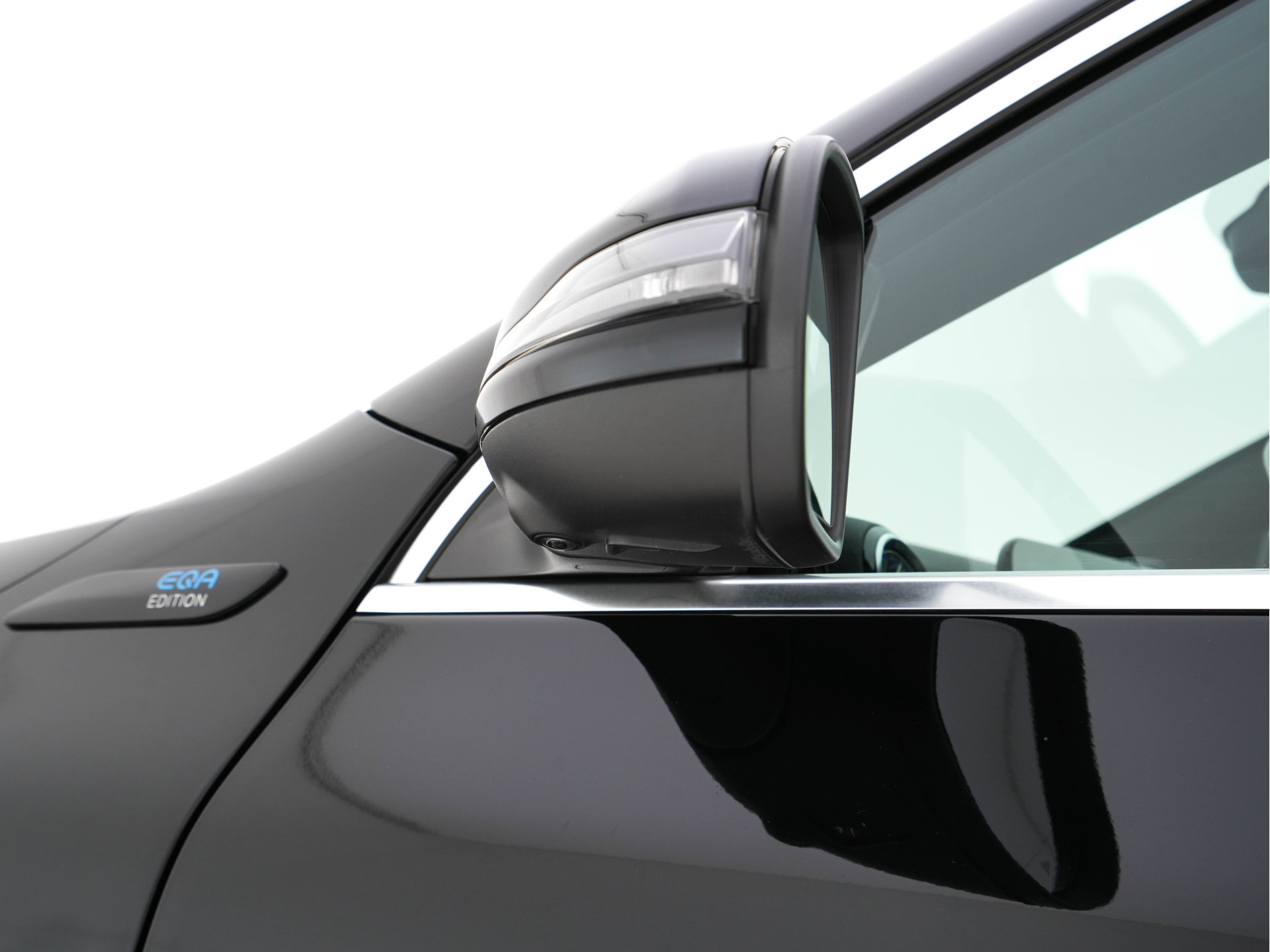 Mercedes-Benz EQA 250 Edition-1 Sport-Pack 67 kWh [ 3-Fase ] {SOH-95% } *PANO | HEAD-UP | DISTRONIC-PLUS | BURMESTER-AUDIO | WIDE-SCREEN-DIGI-COCKPIT | FULL-LED | FUFLL-LEATHER | MEMORY-PACK | TOP-VIEW | NAVI-FULLMAP | DAB+ | KEYLESS | HEATED-SPORTSEAT